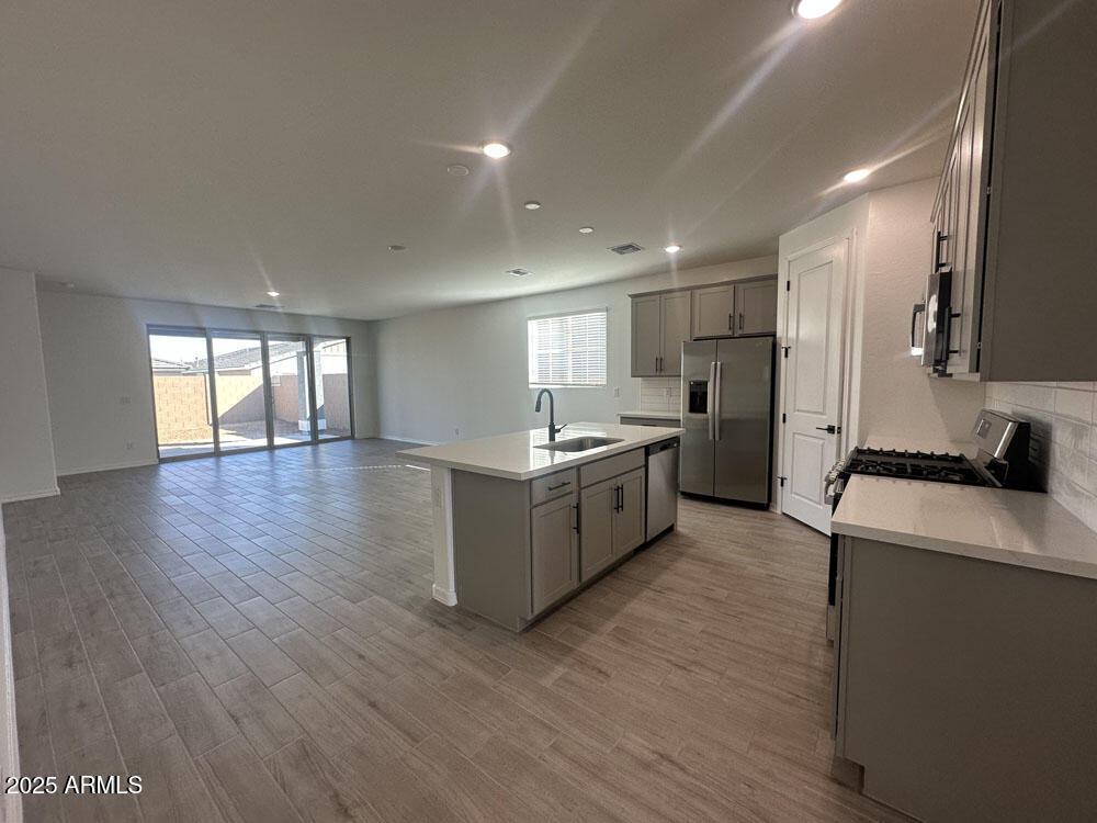 22856 E ROUNDUP Way