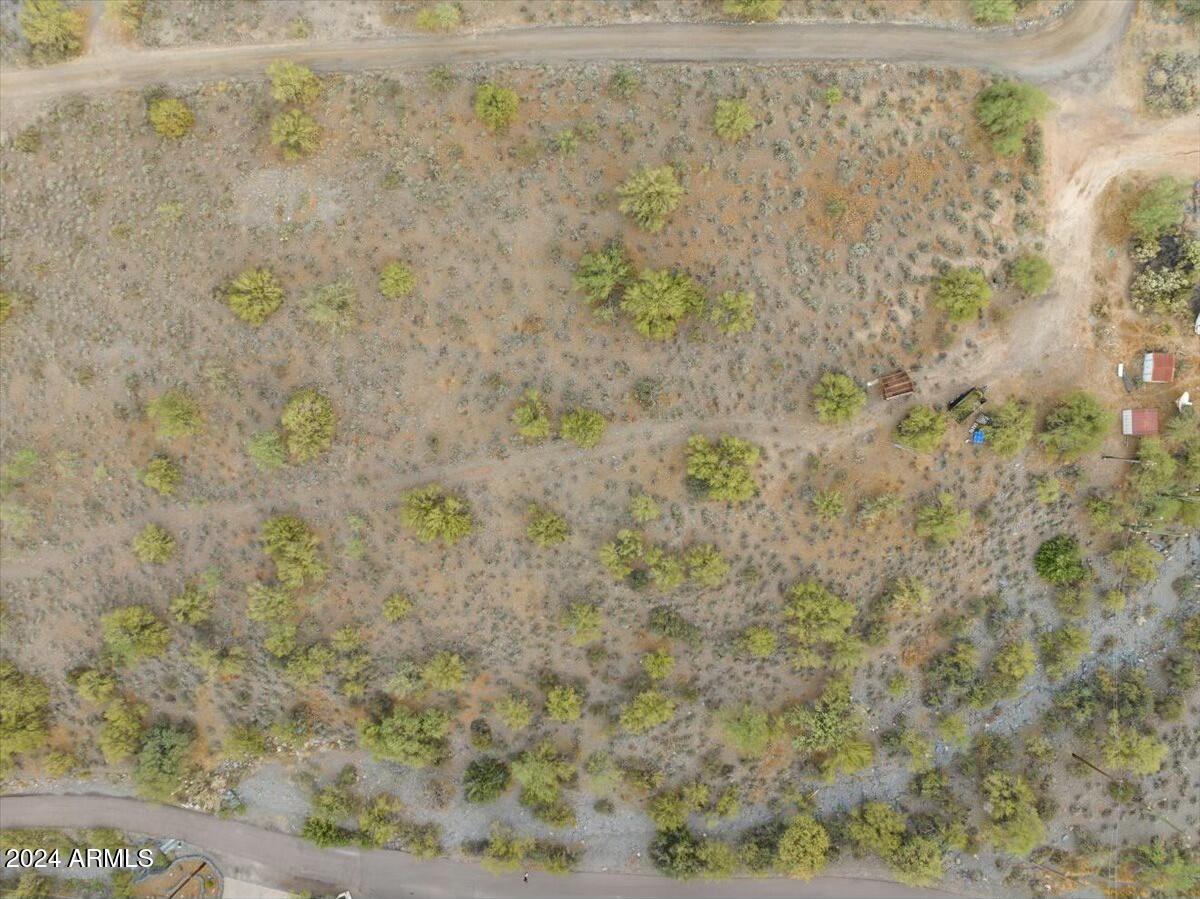 37751 N School House Road Unit: -