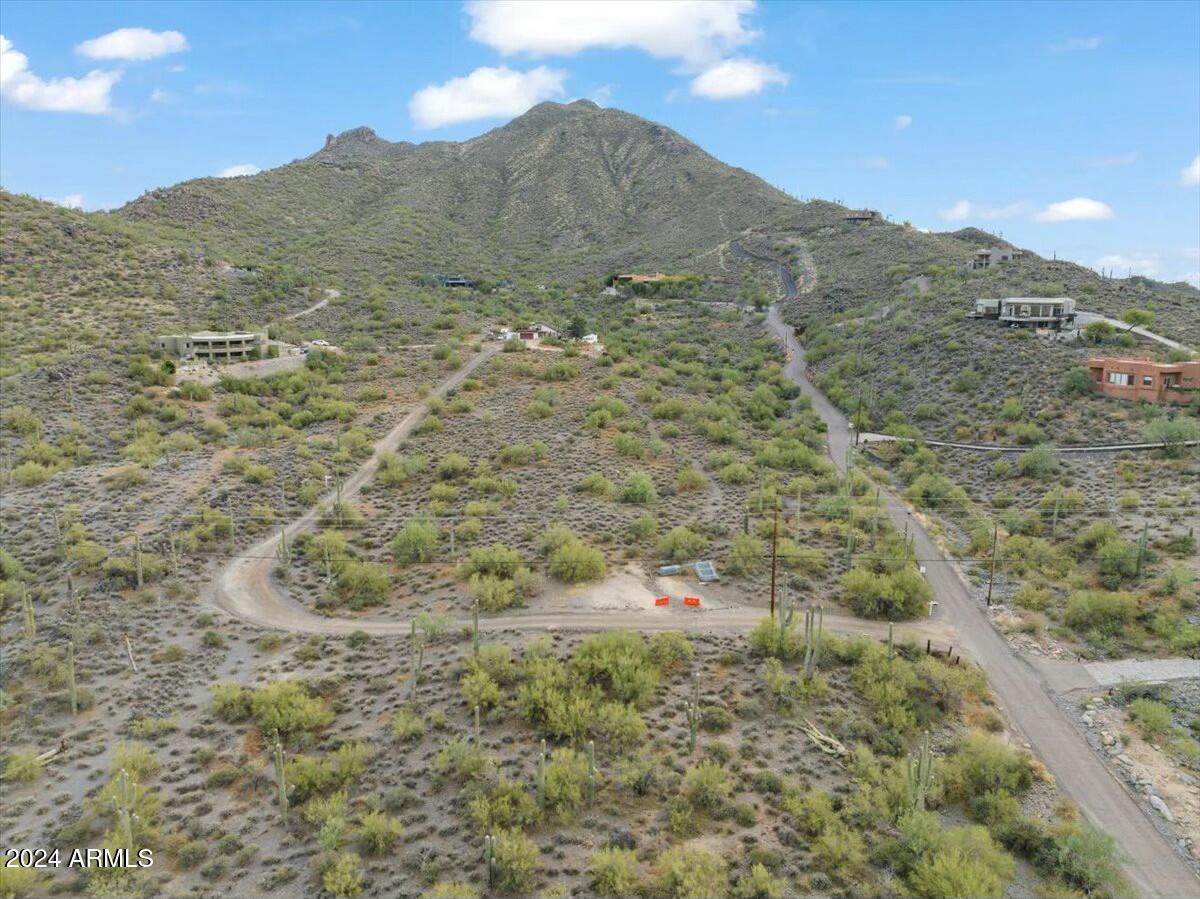 37751 N School House Road Unit: -