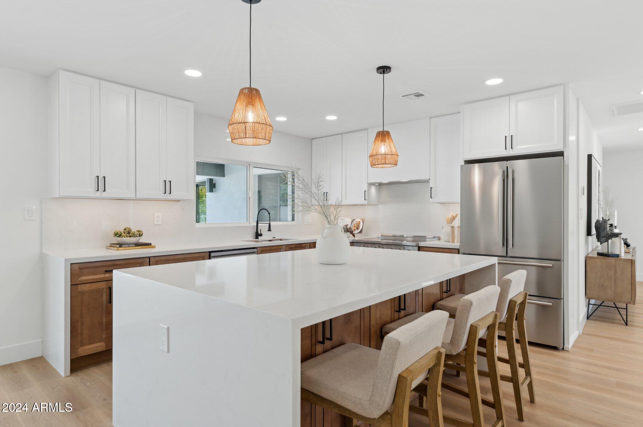 5030 E WINCHCOMB Drive