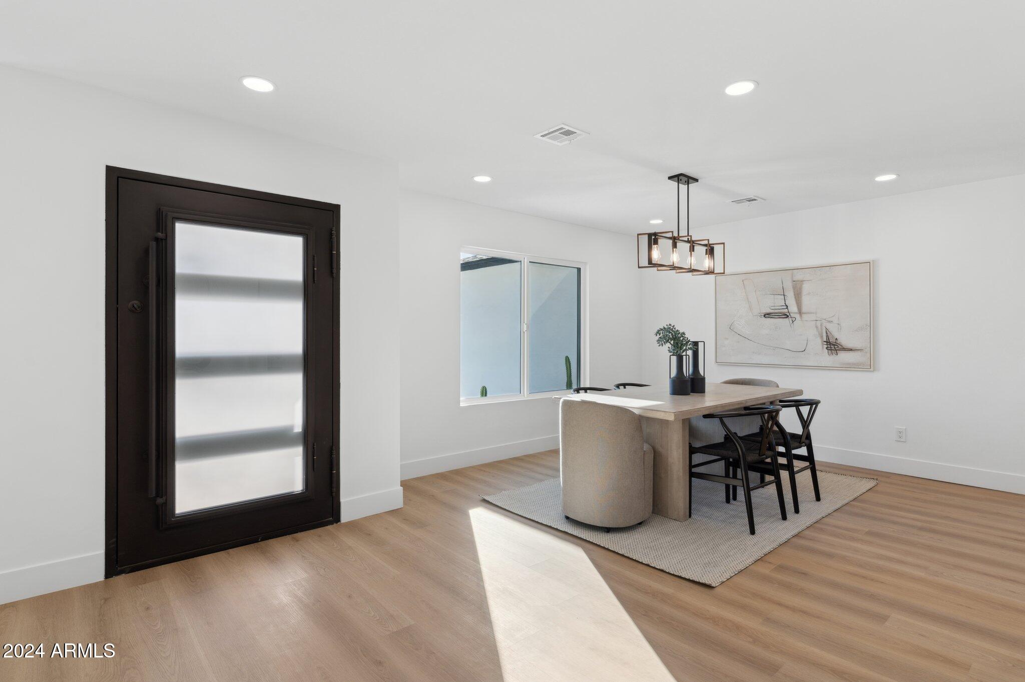 5030 E WINCHCOMB Drive