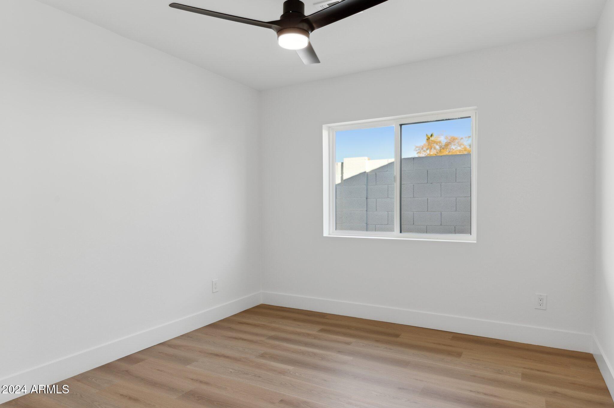 5030 E WINCHCOMB Drive