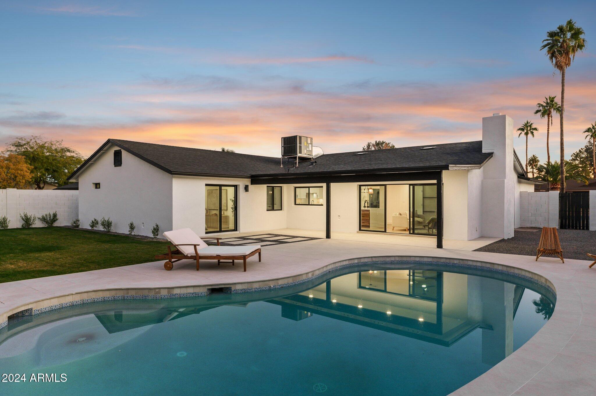 5030 E WINCHCOMB Drive