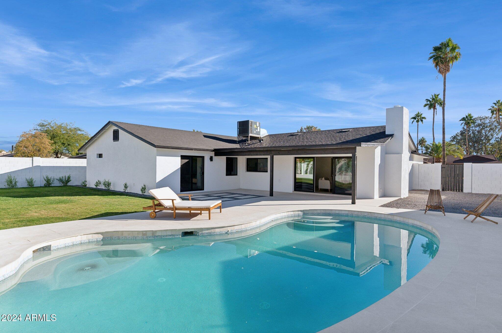 5030 E WINCHCOMB Drive