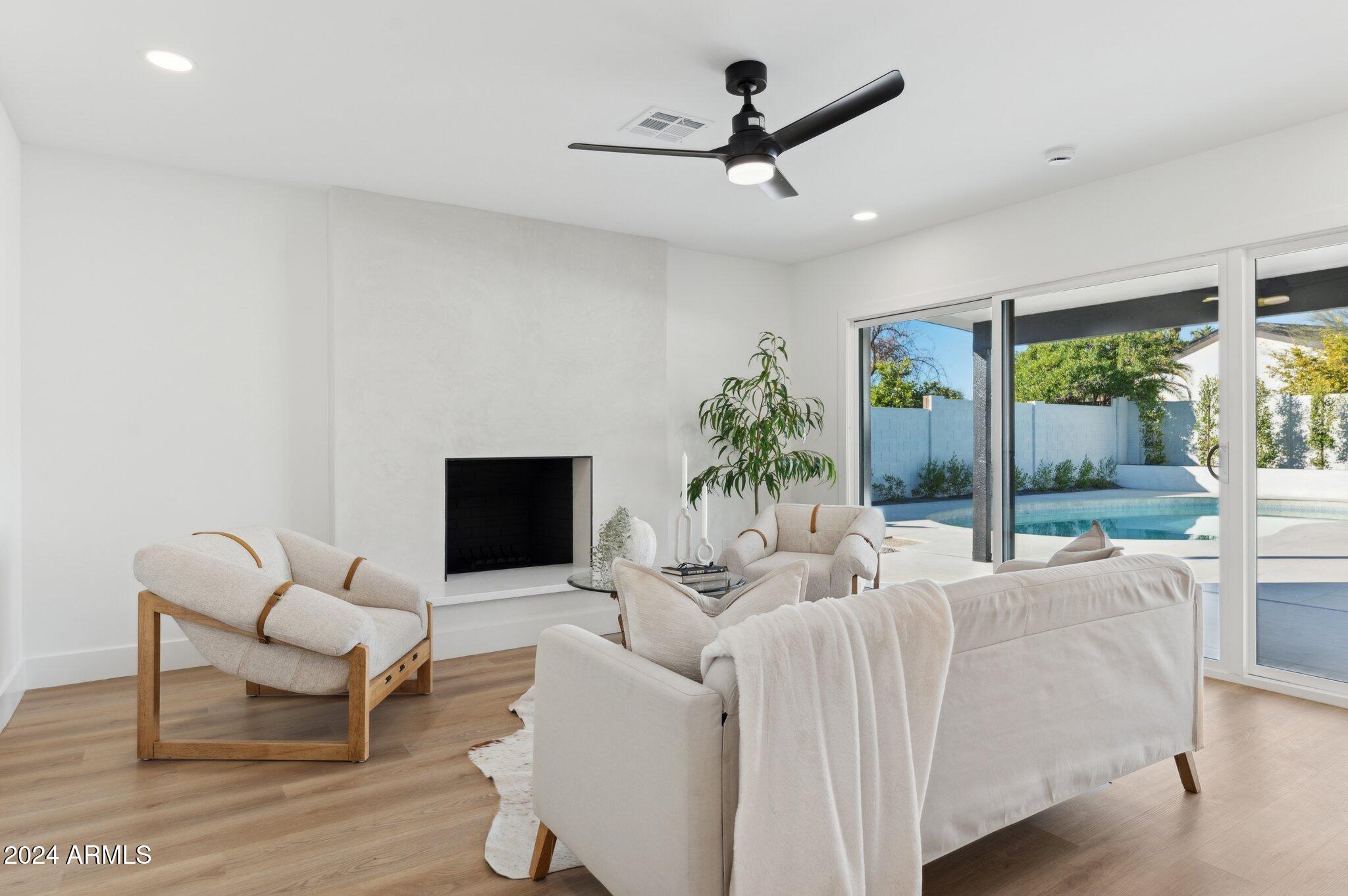 5030 E WINCHCOMB Drive