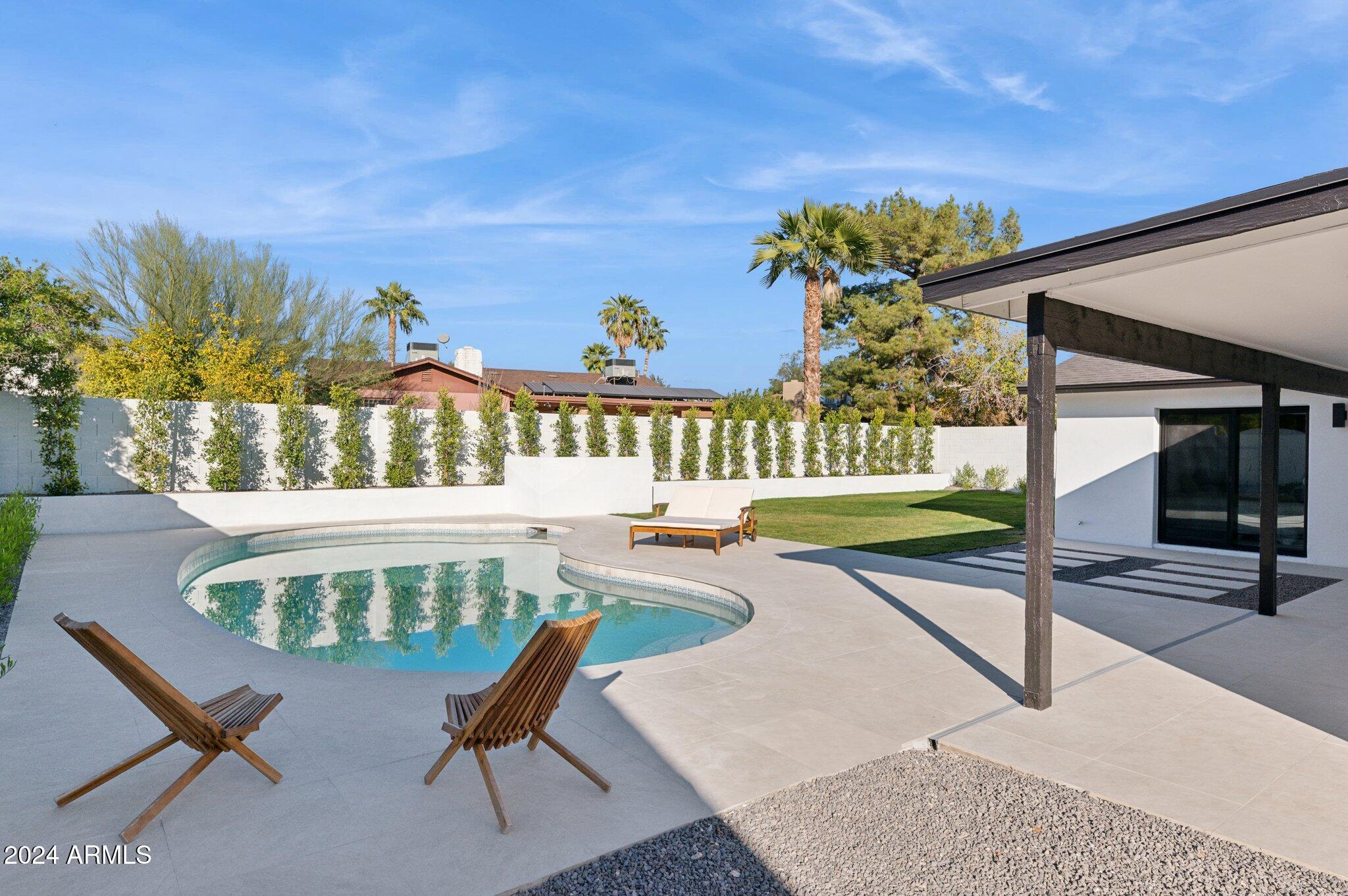 5030 E WINCHCOMB Drive