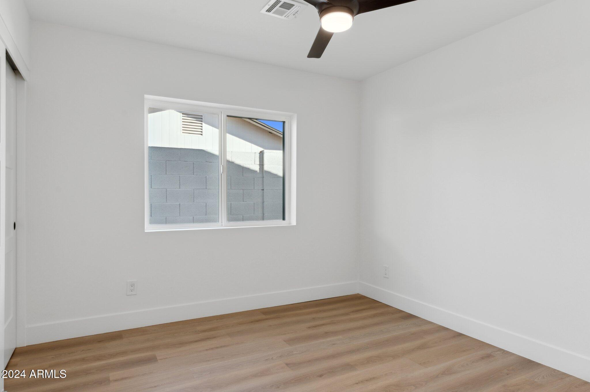 5030 E WINCHCOMB Drive