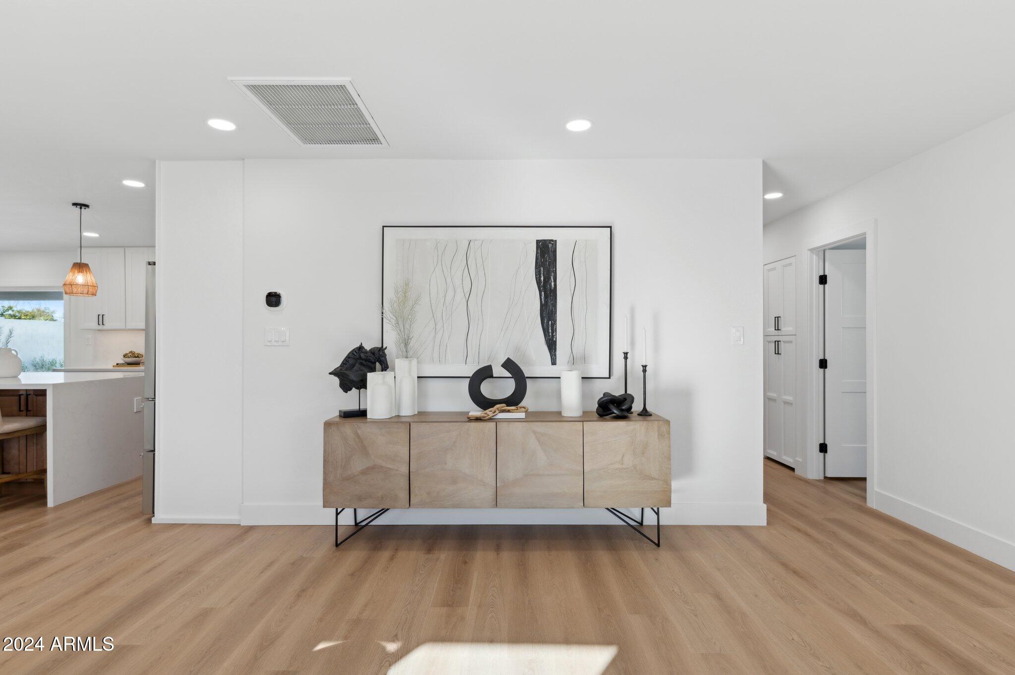 5030 E WINCHCOMB Drive