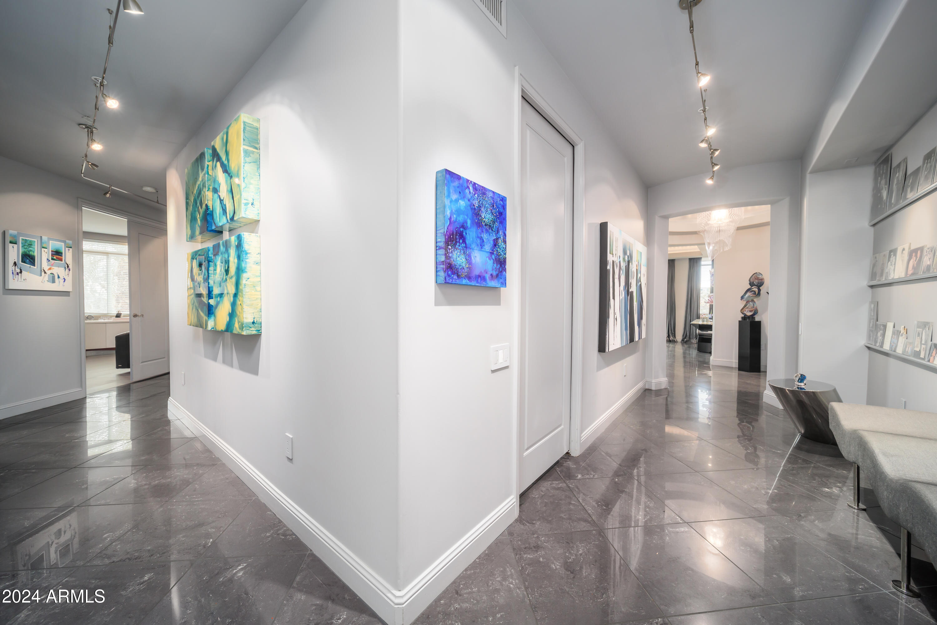 3801 N GOLDWATER Boulevard # 301