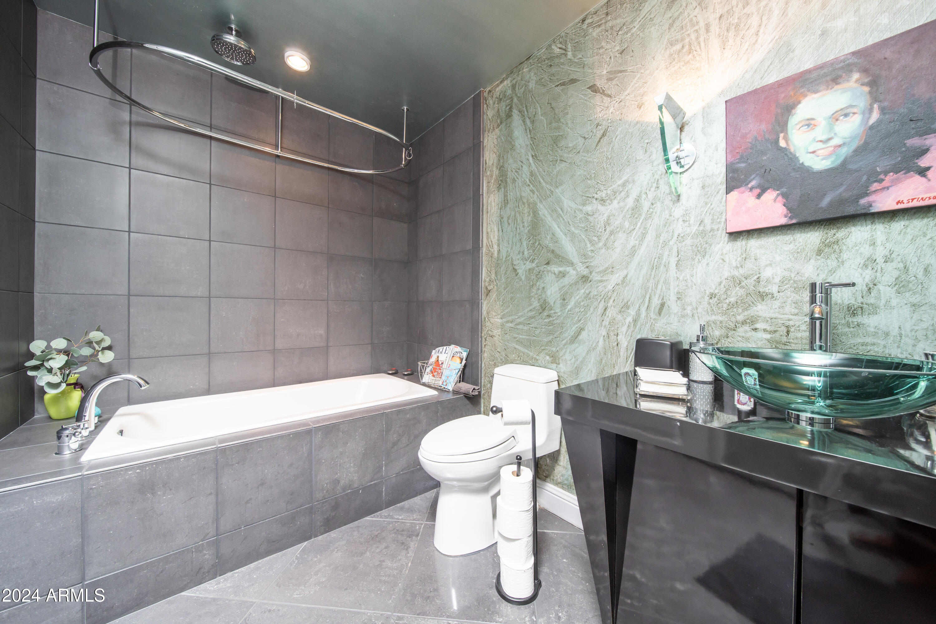 3801 N GOLDWATER Boulevard # 301