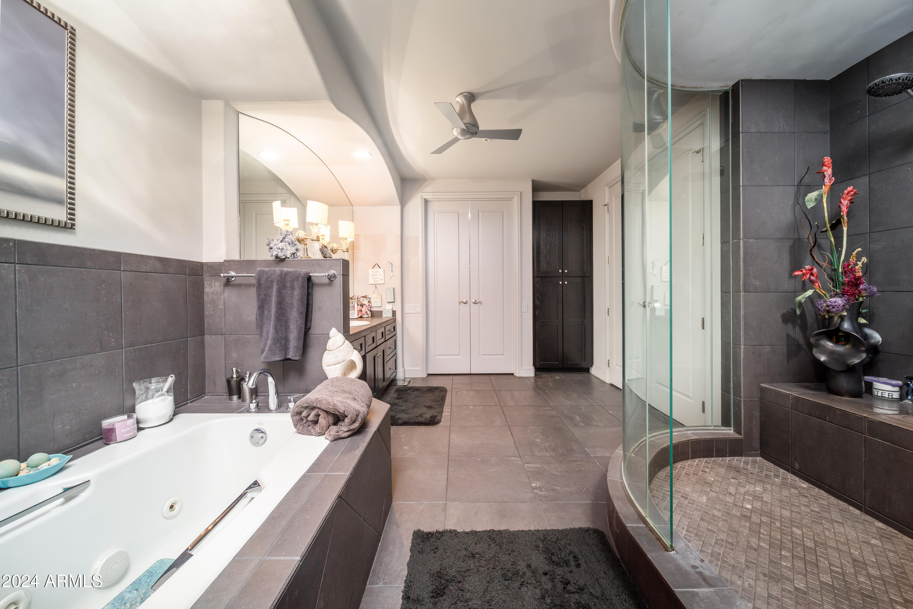3801 N GOLDWATER Boulevard # 301