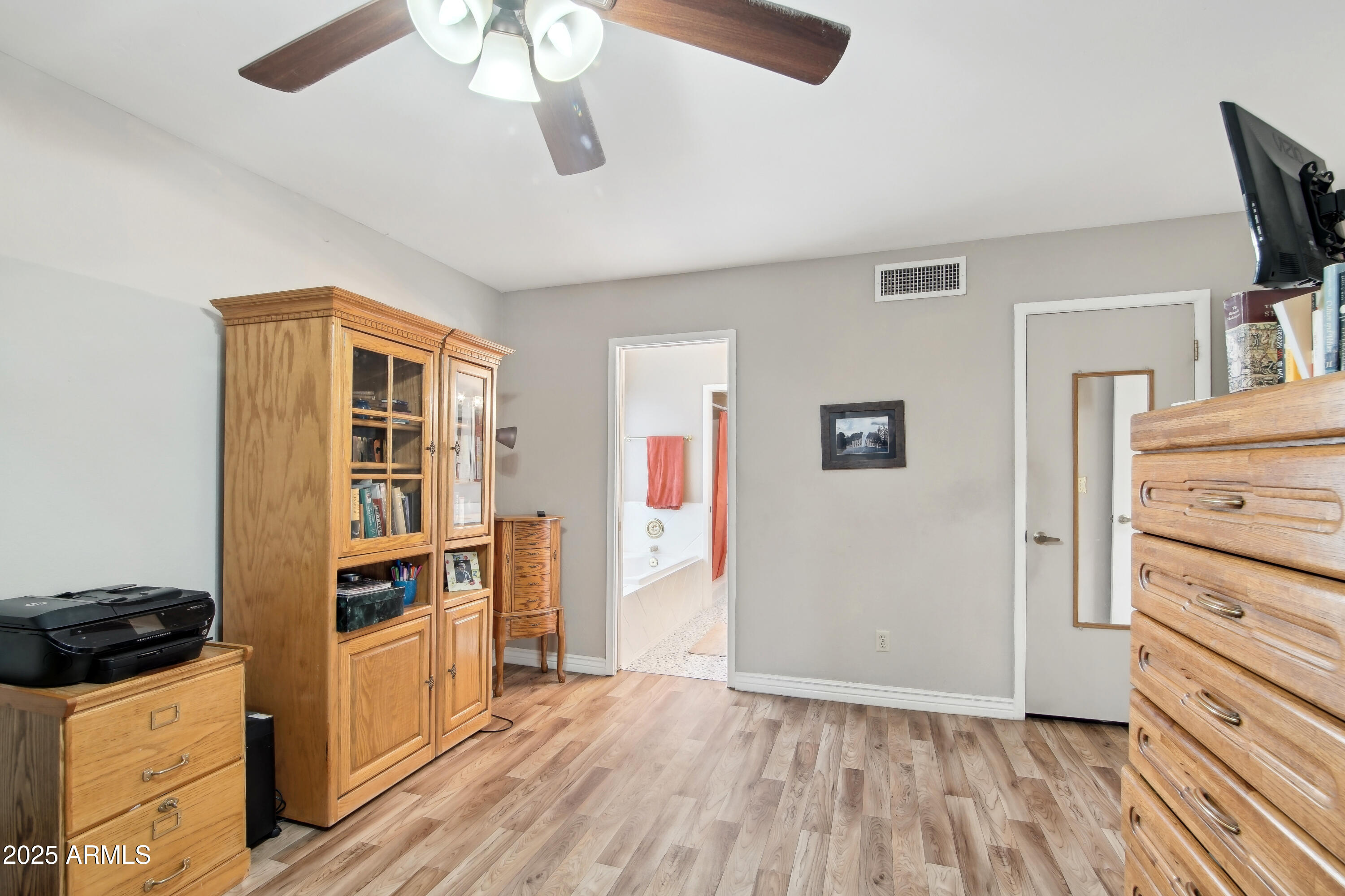 4026 E LARKSPUR Drive