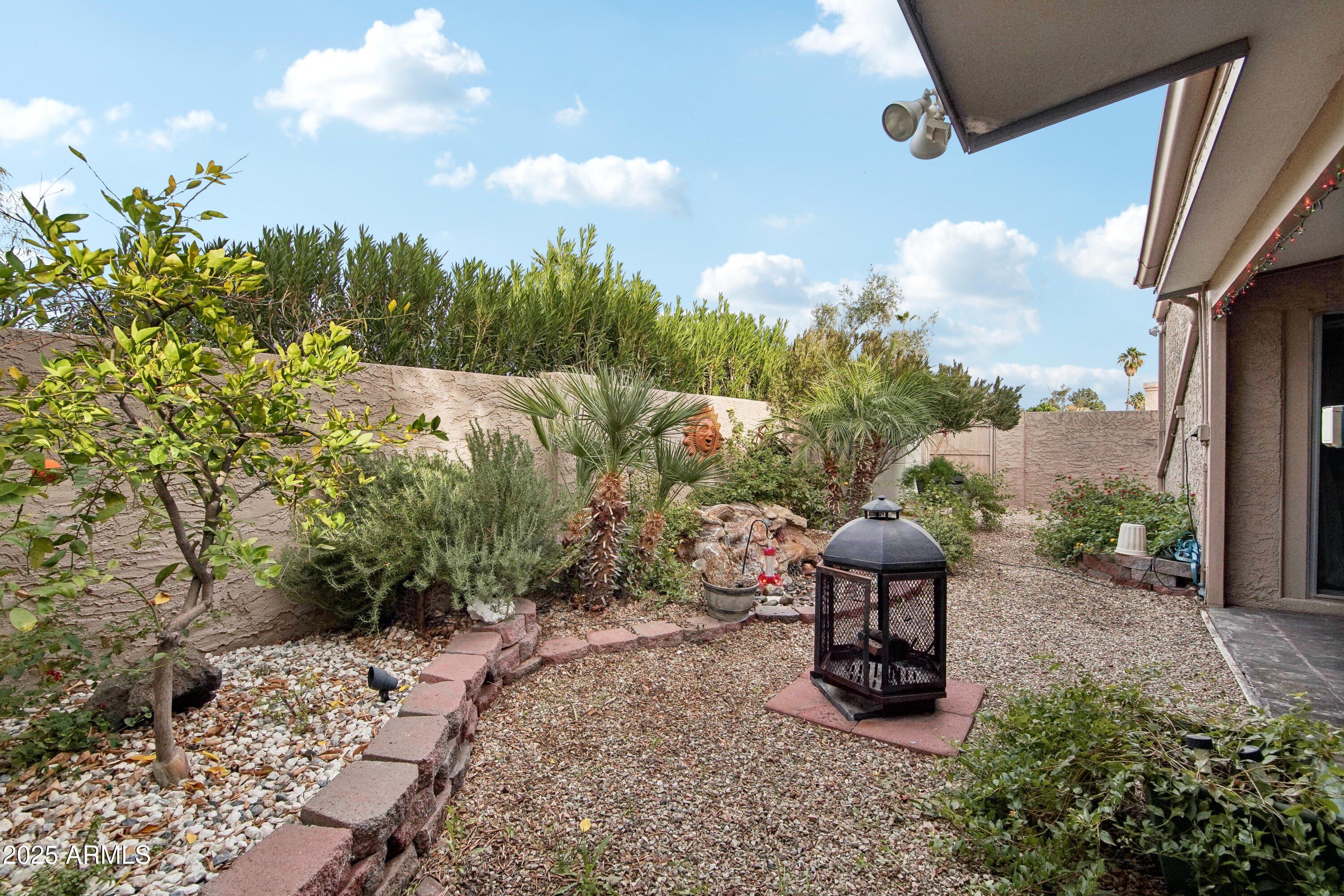 4026 E LARKSPUR Drive