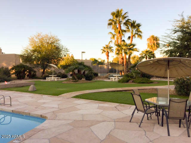 4026 E LARKSPUR Drive