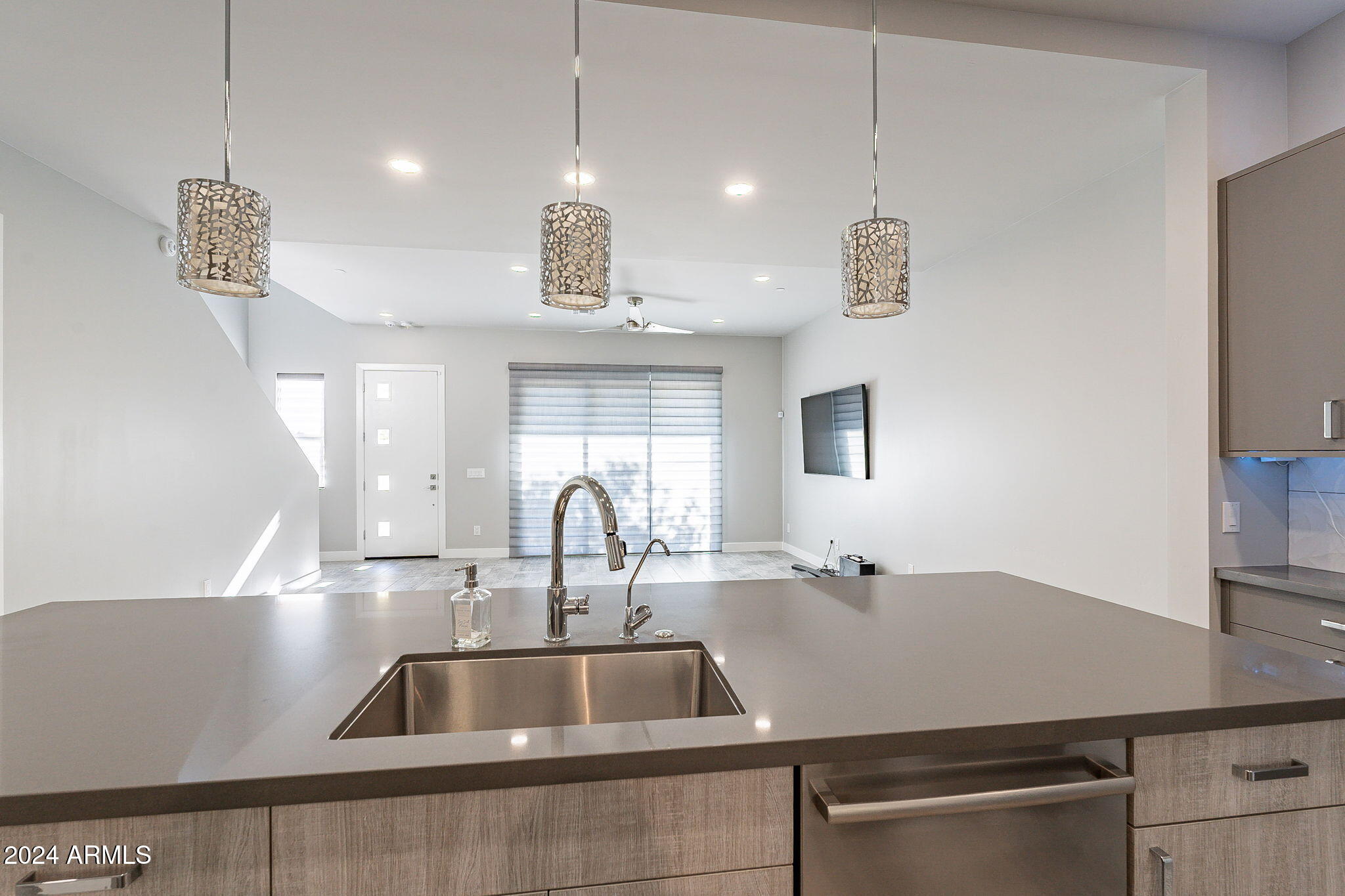 2645 E OSBORN Road # 3