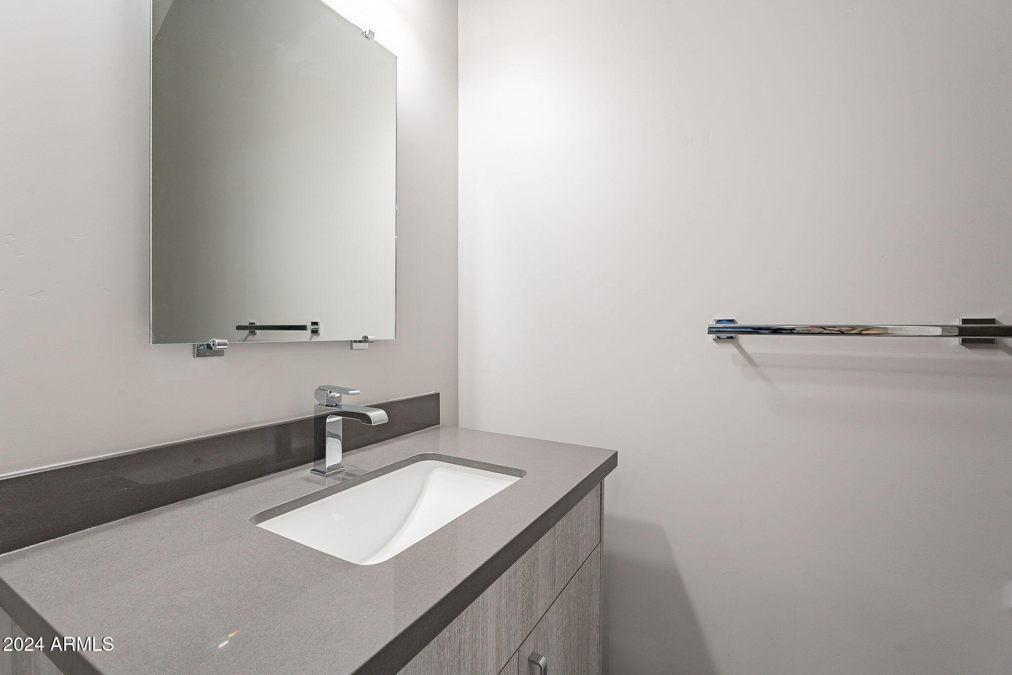 2645 E OSBORN Road # 3