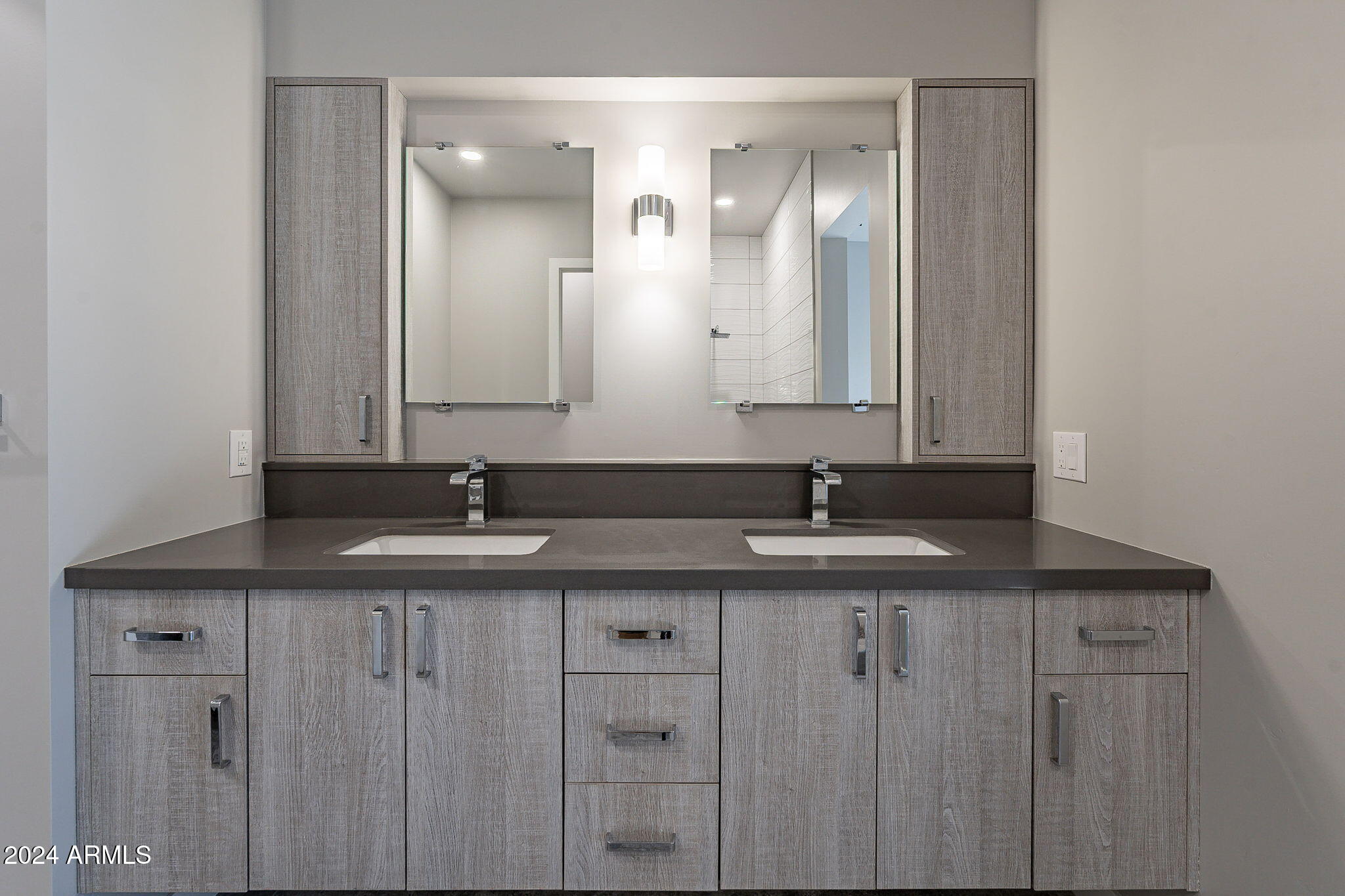 2645 E OSBORN Road # 3