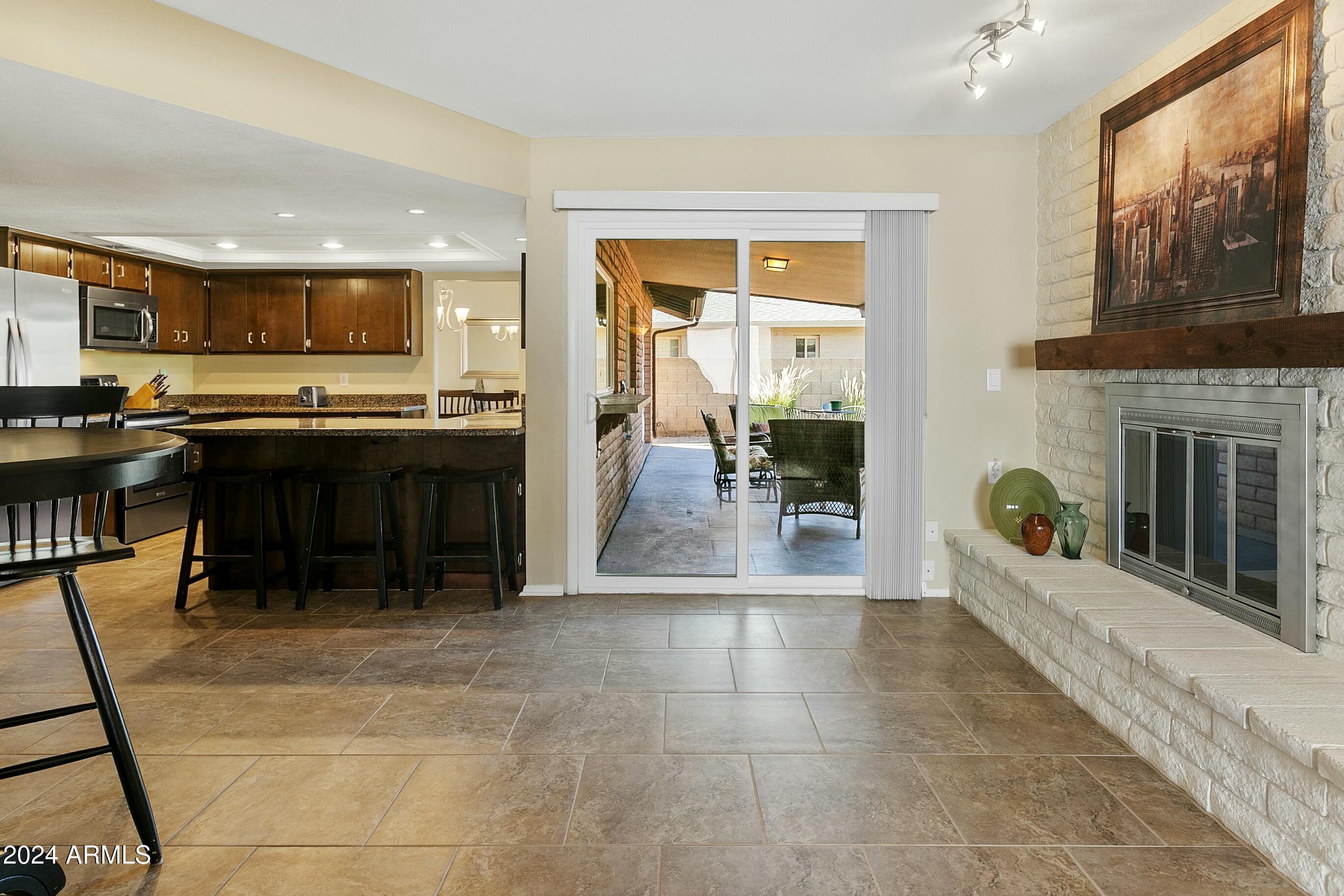 954 E Westchester Drive