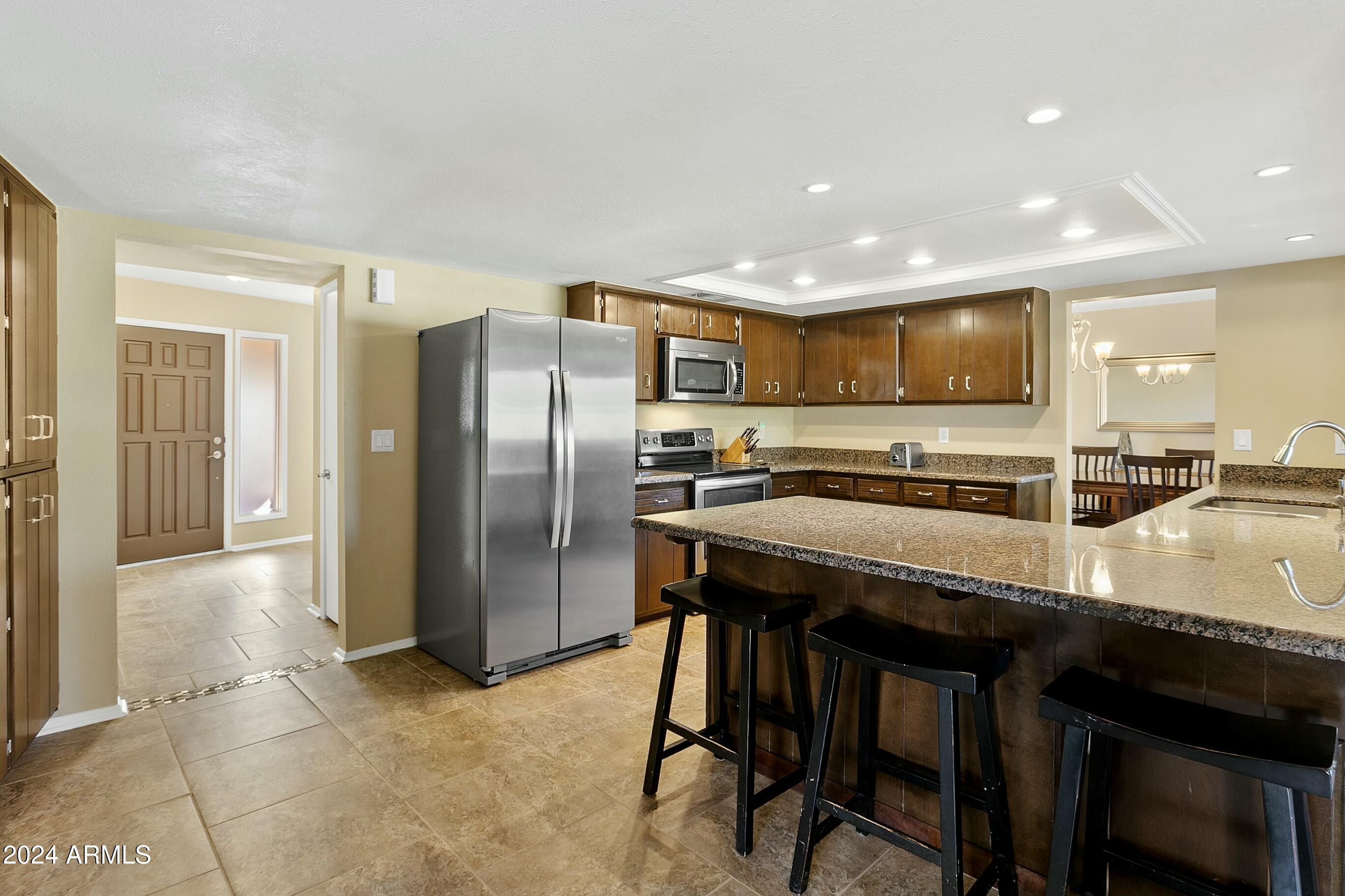 954 E Westchester Drive