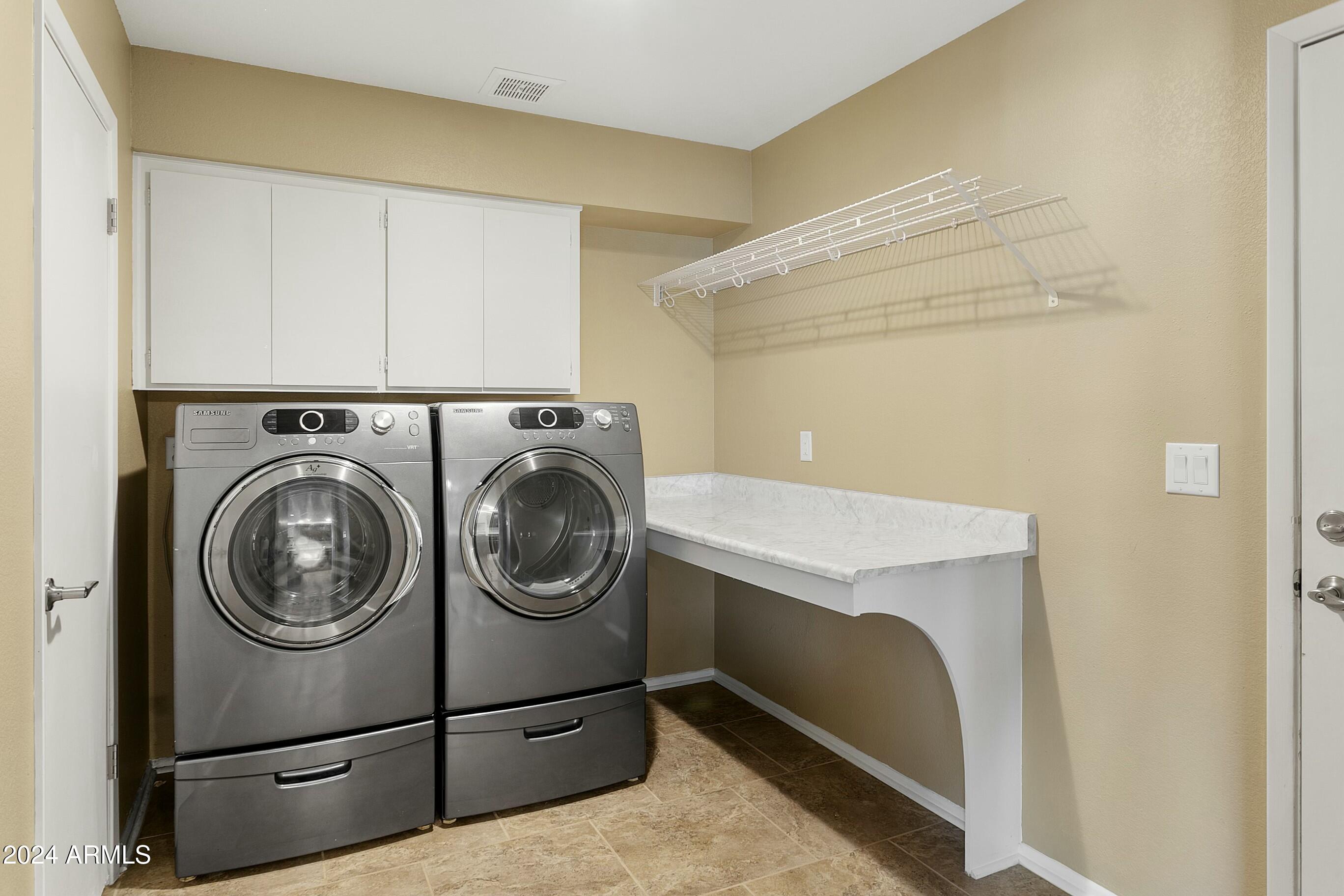 954 E Westchester Drive