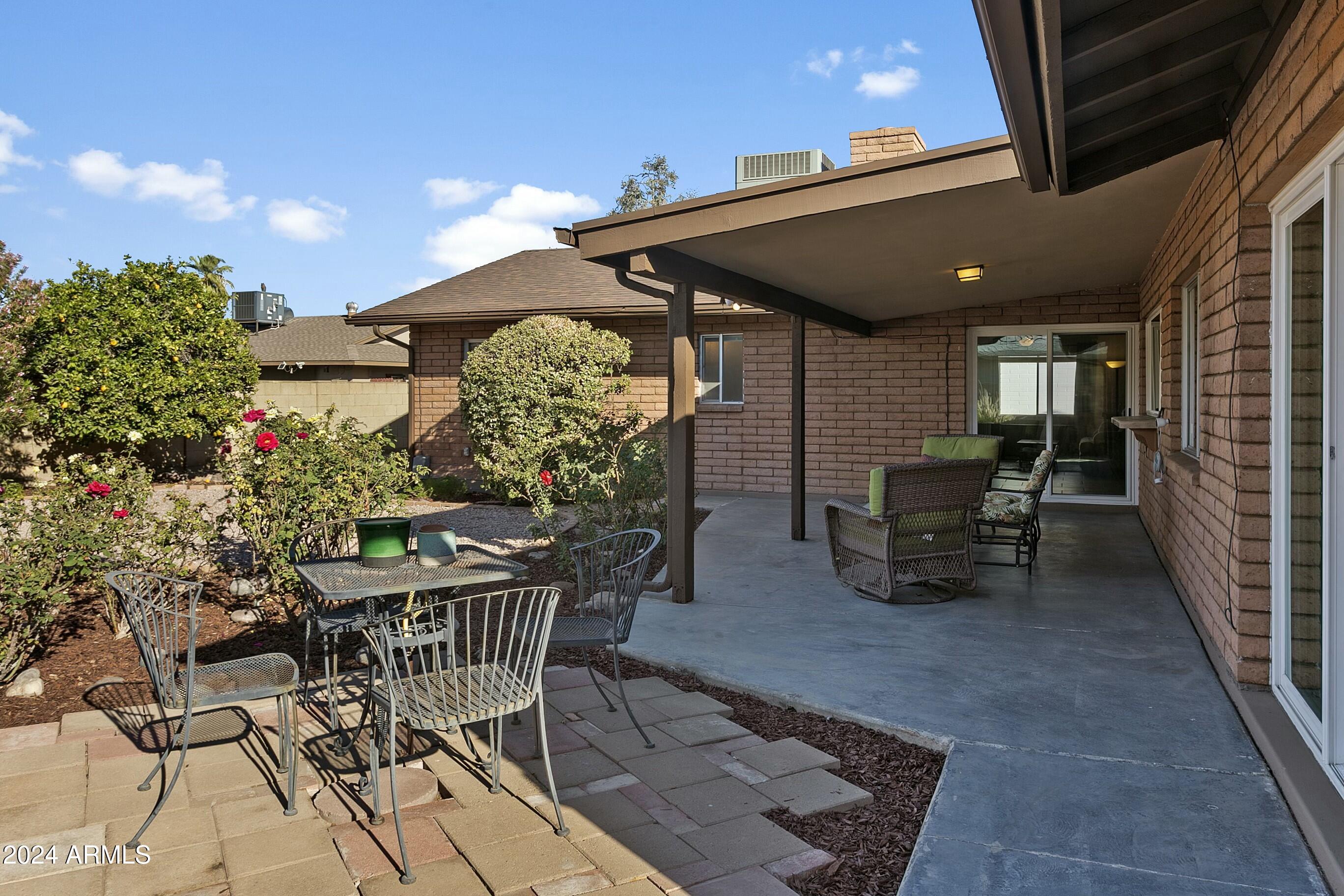 954 E Westchester Drive