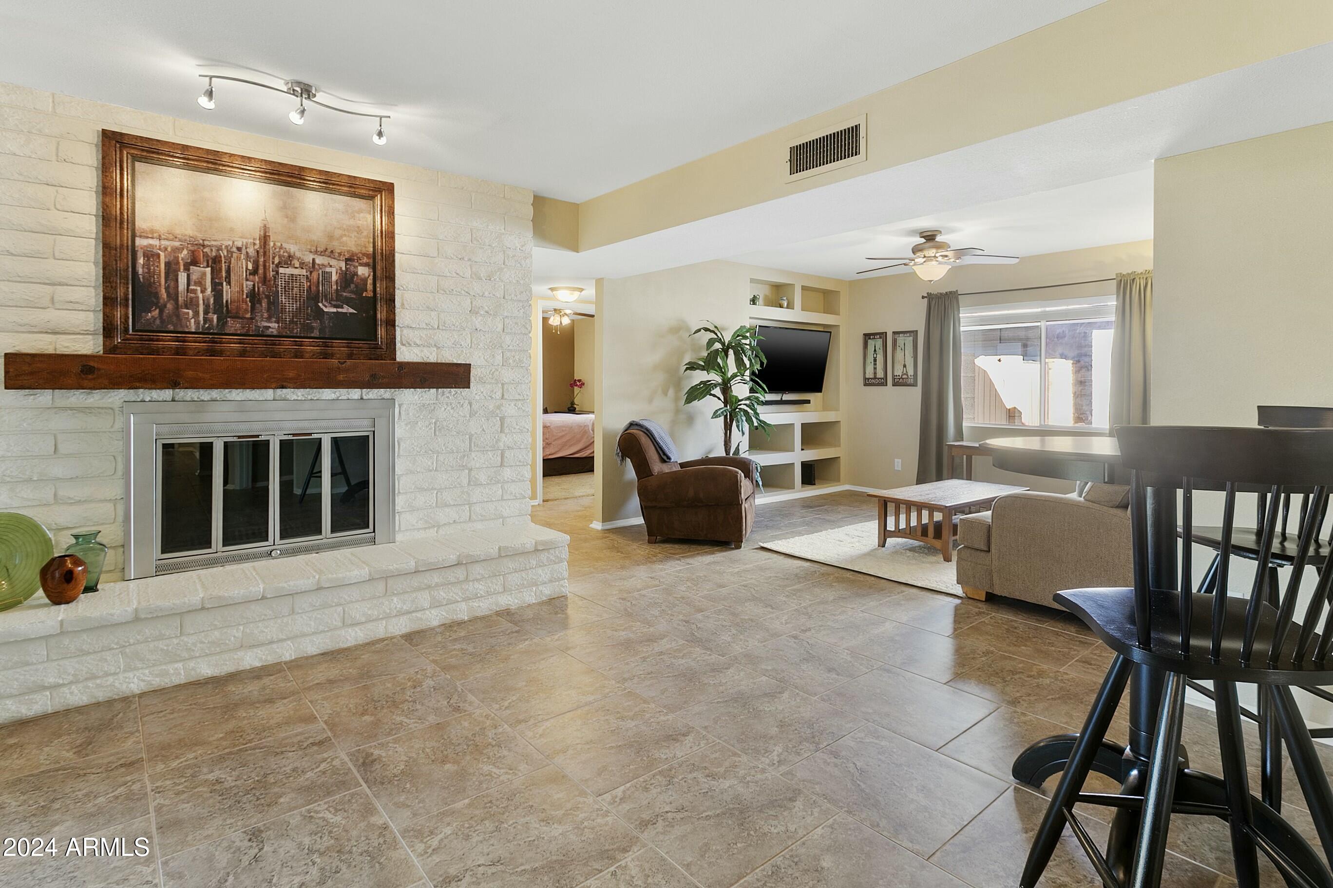 954 E Westchester Drive