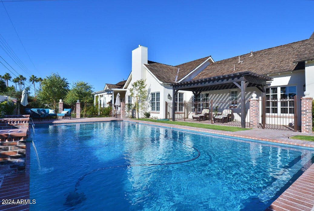 6111 E CALLE DEL MEDIA --