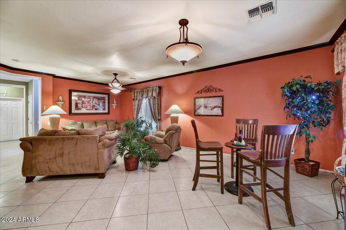 2122 N 94TH Lane