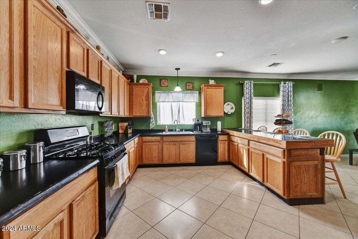 2122 N 94TH Lane