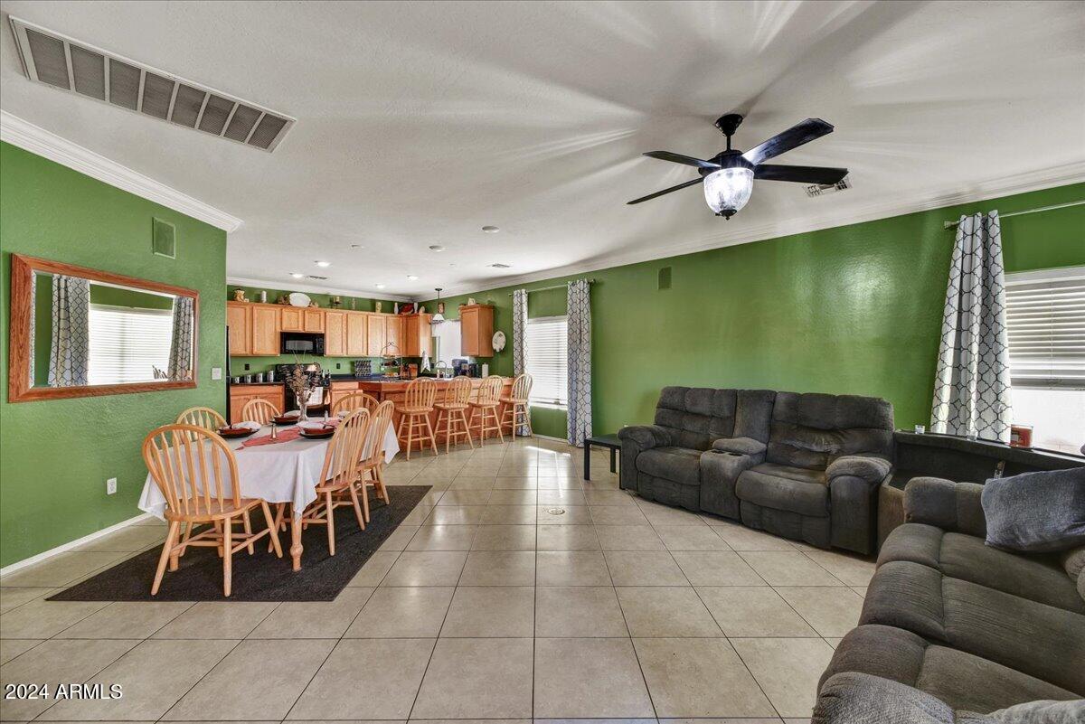 2122 N 94TH Lane