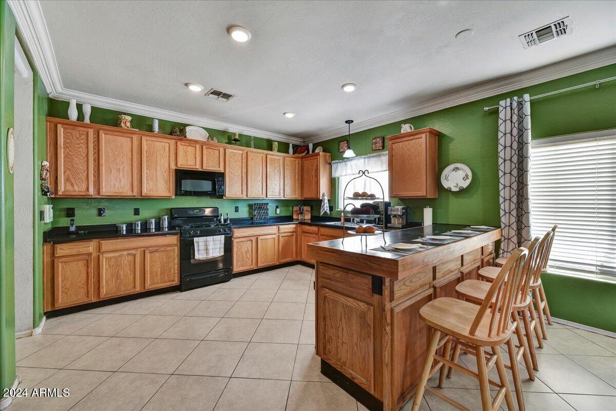2122 N 94TH Lane