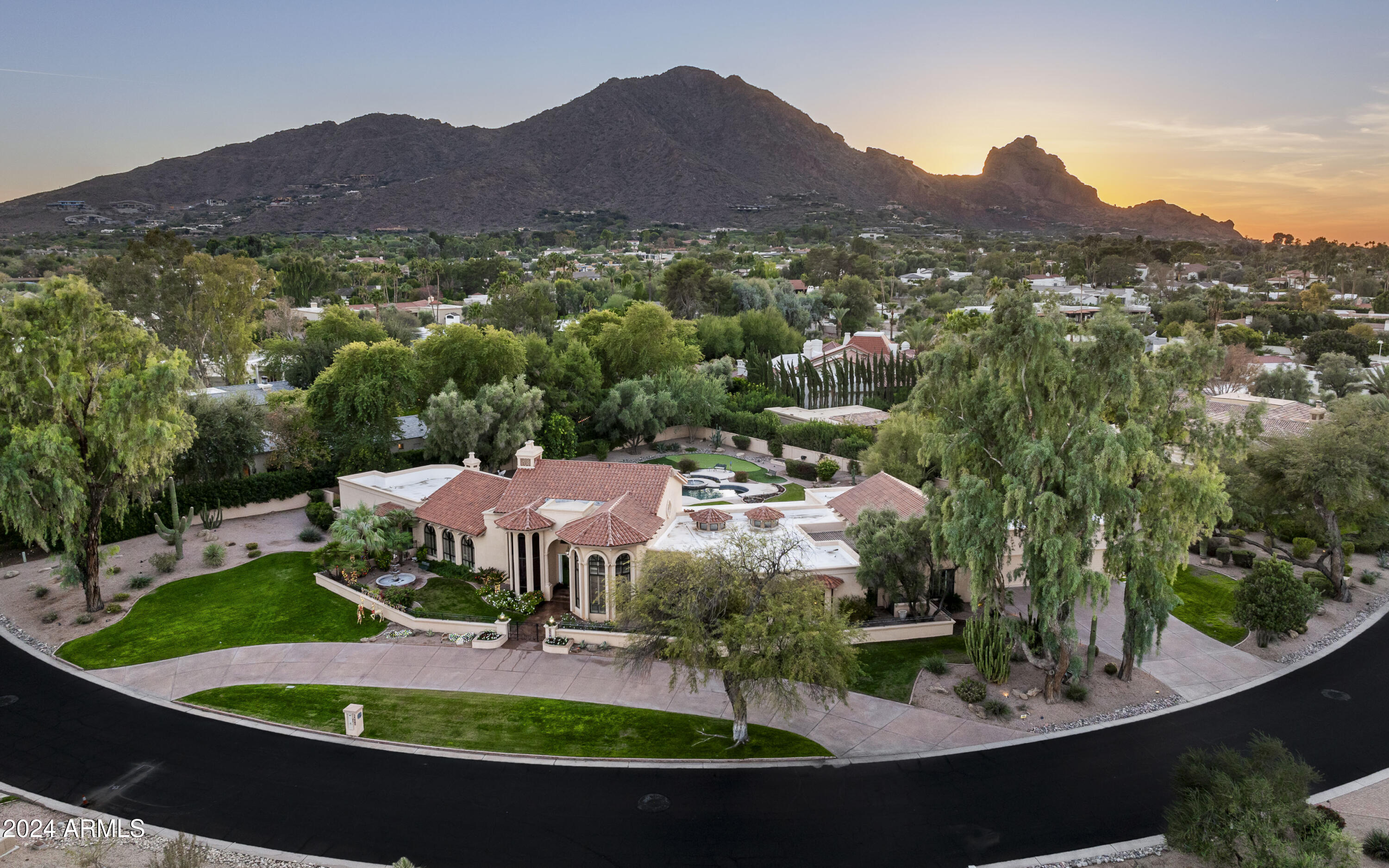 6301 E HUNTRESS Drive