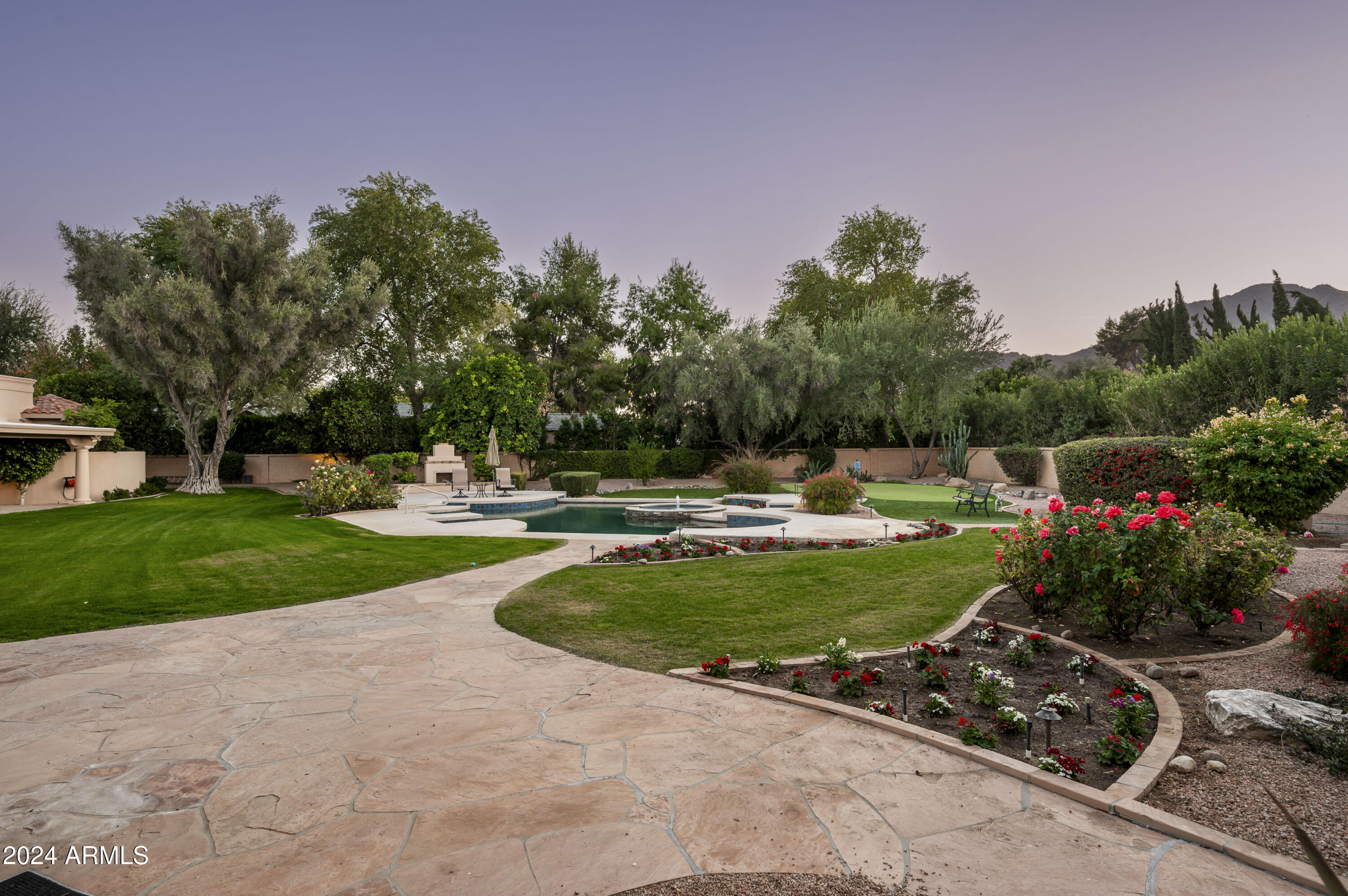 6301 E HUNTRESS Drive