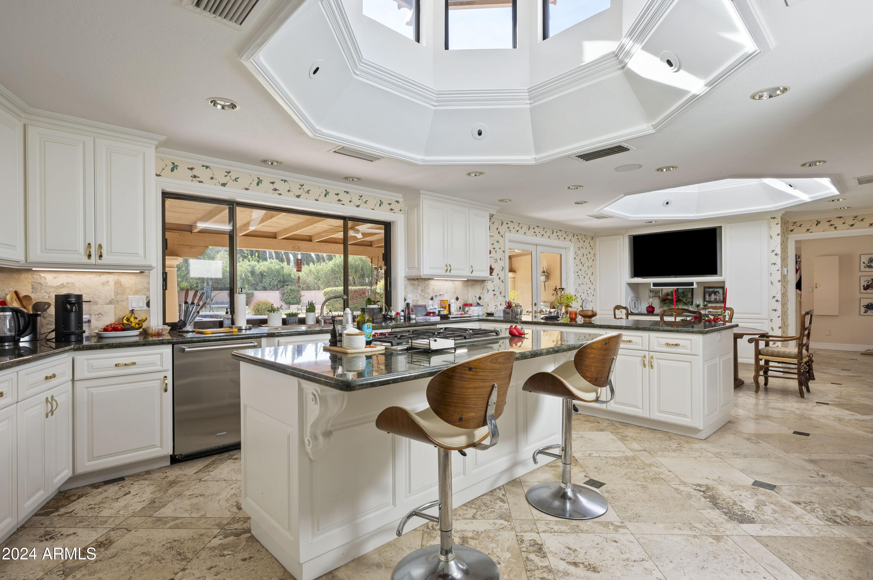 6301 E HUNTRESS Drive