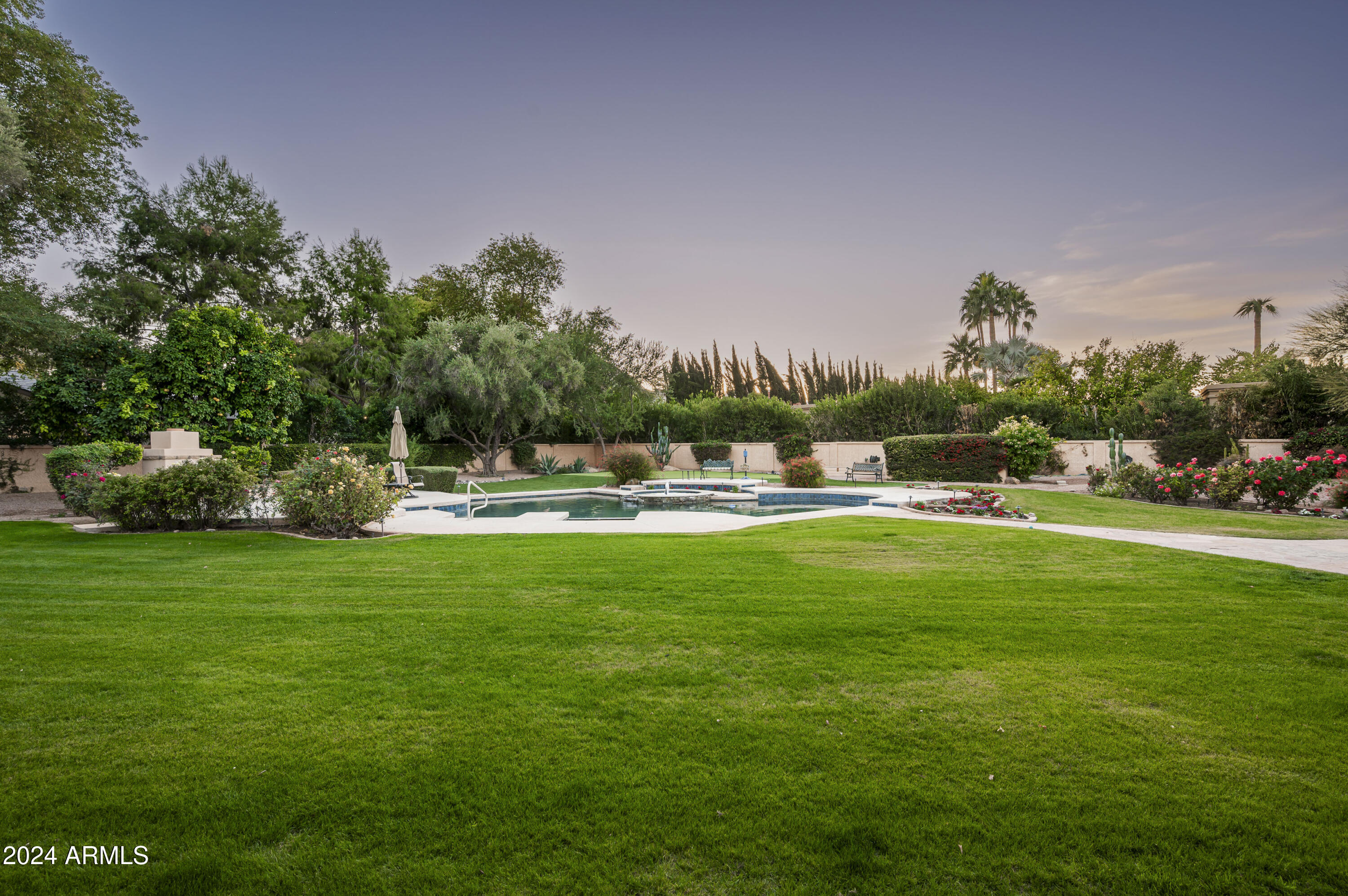 6301 E HUNTRESS Drive