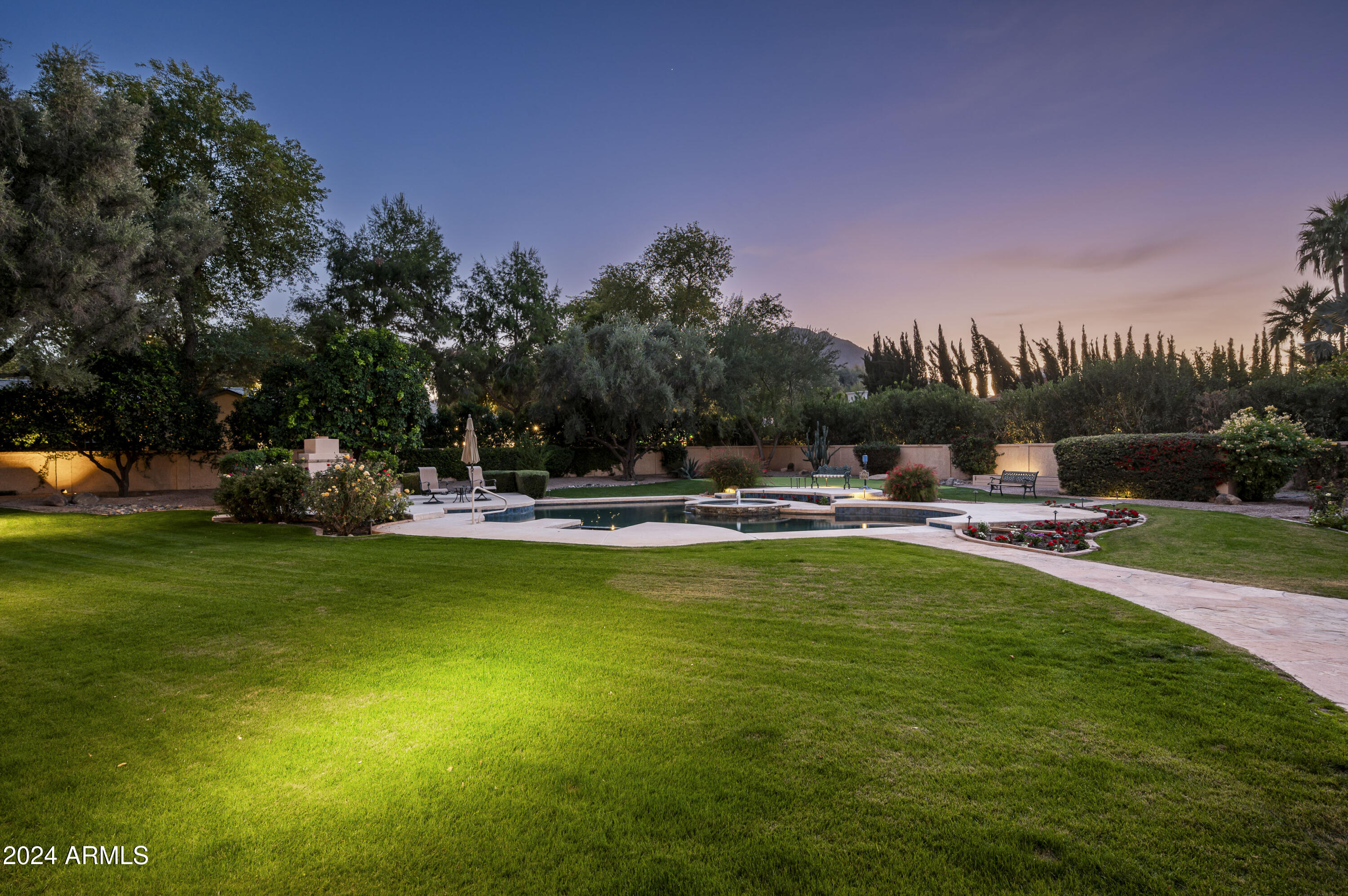 6301 E HUNTRESS Drive