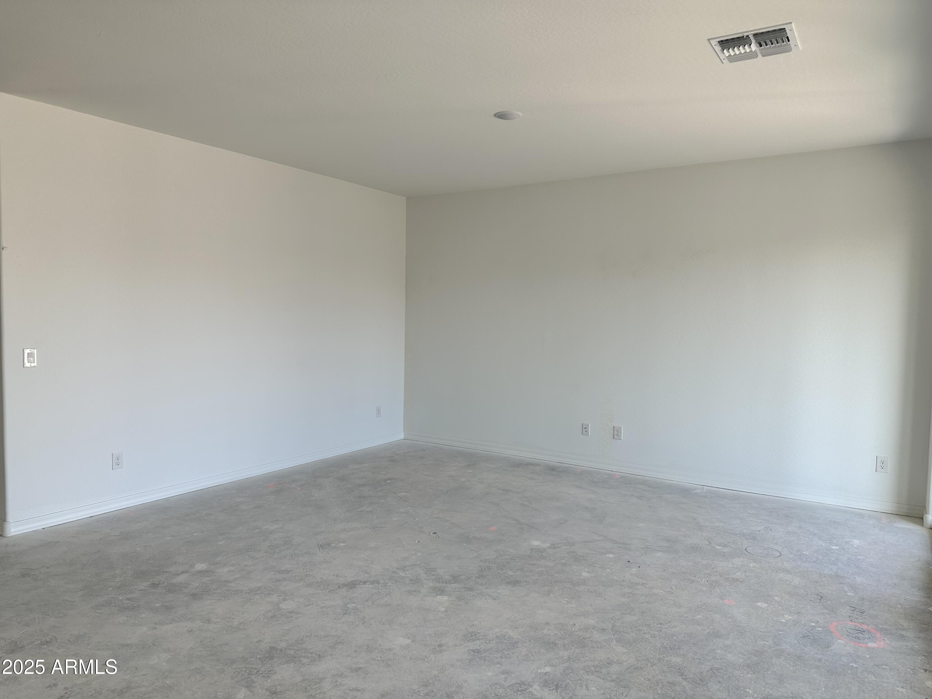 5611 W SUMMERSIDE Road