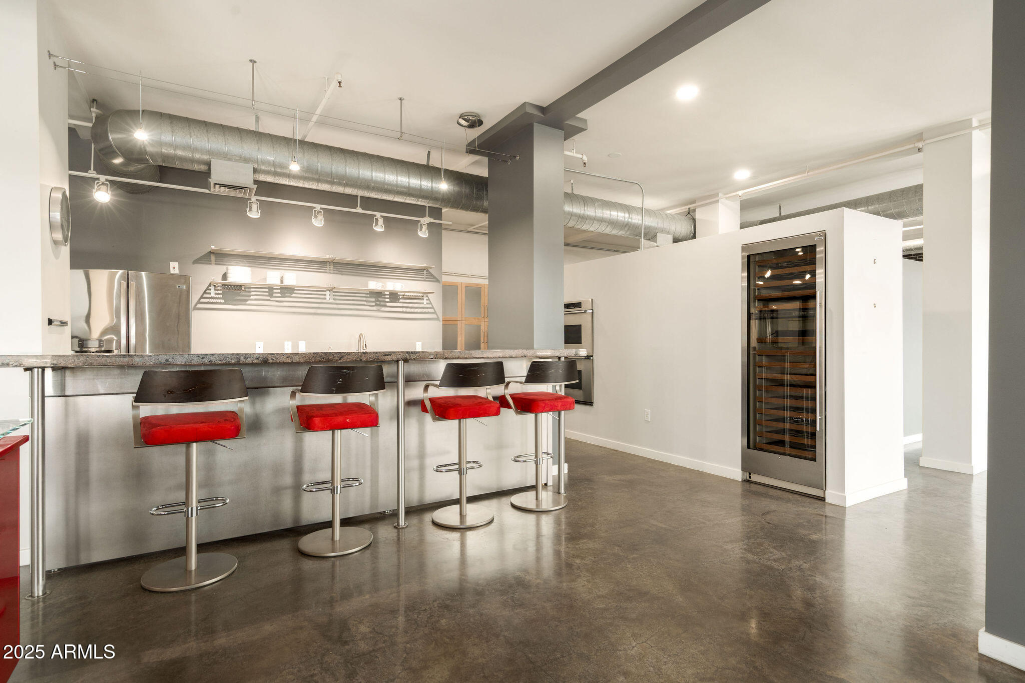 914 E OSBORN Road # 202