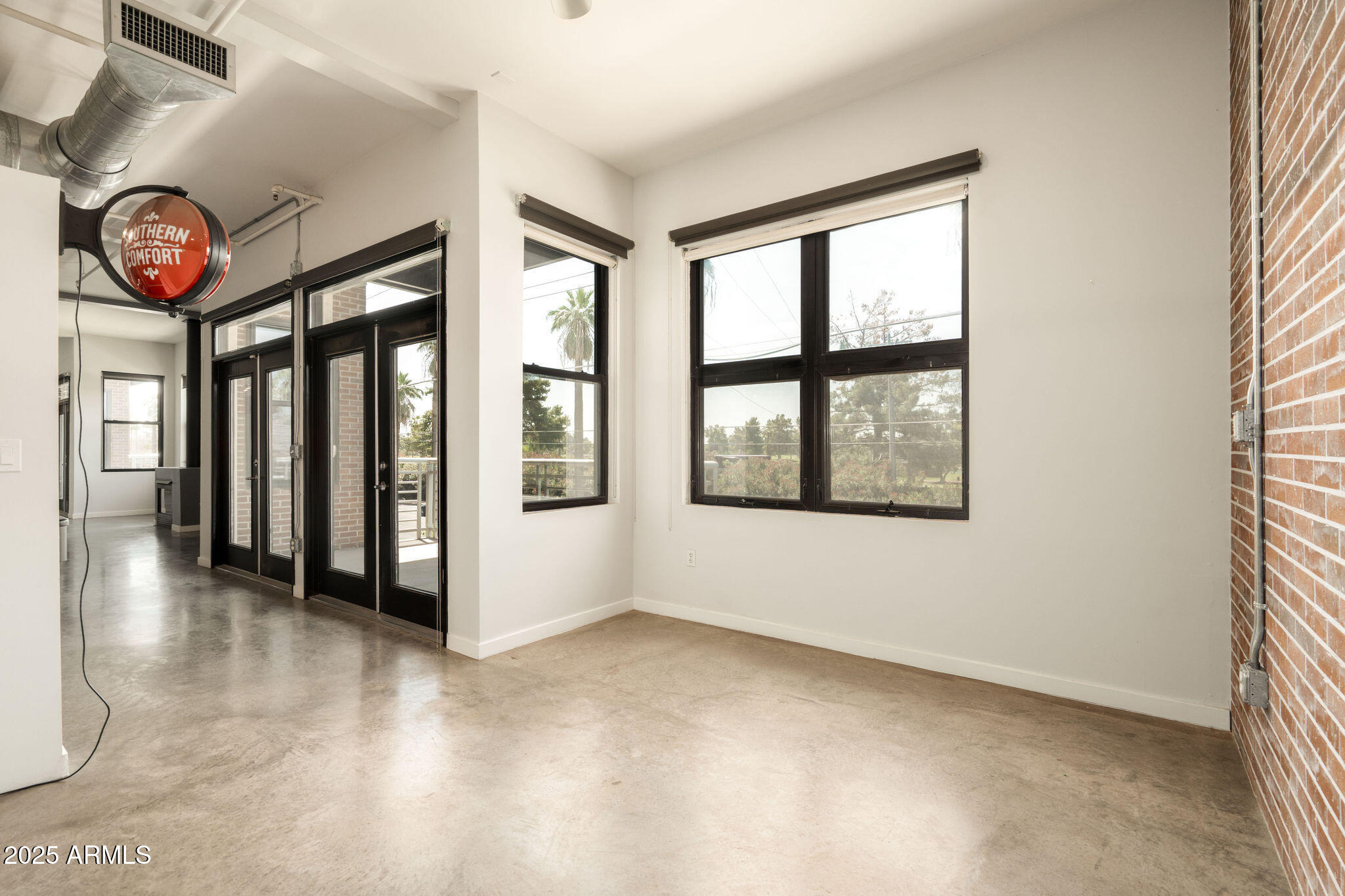 914 E OSBORN Road # 202
