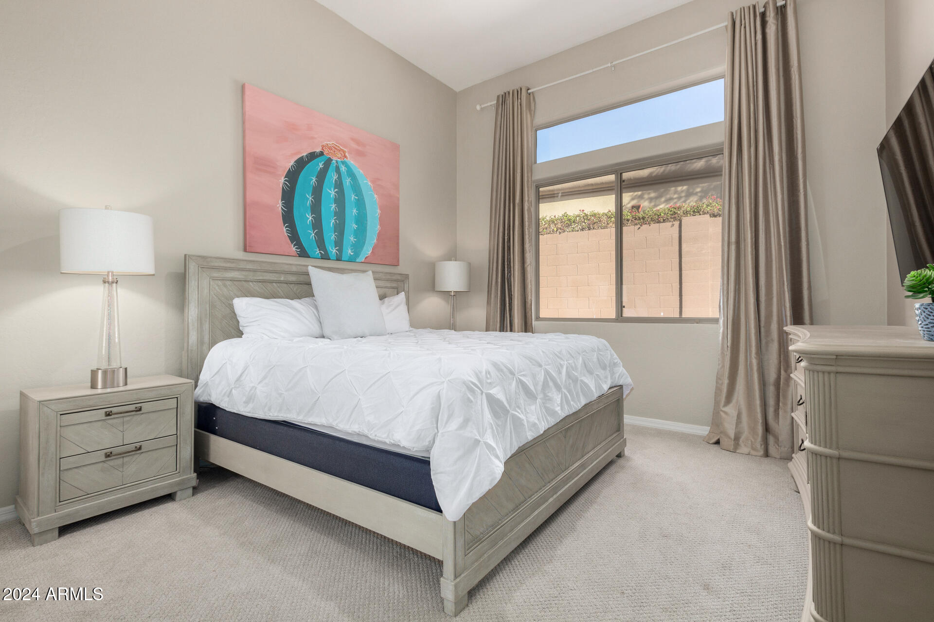 2302 W HAZELHURST Drive