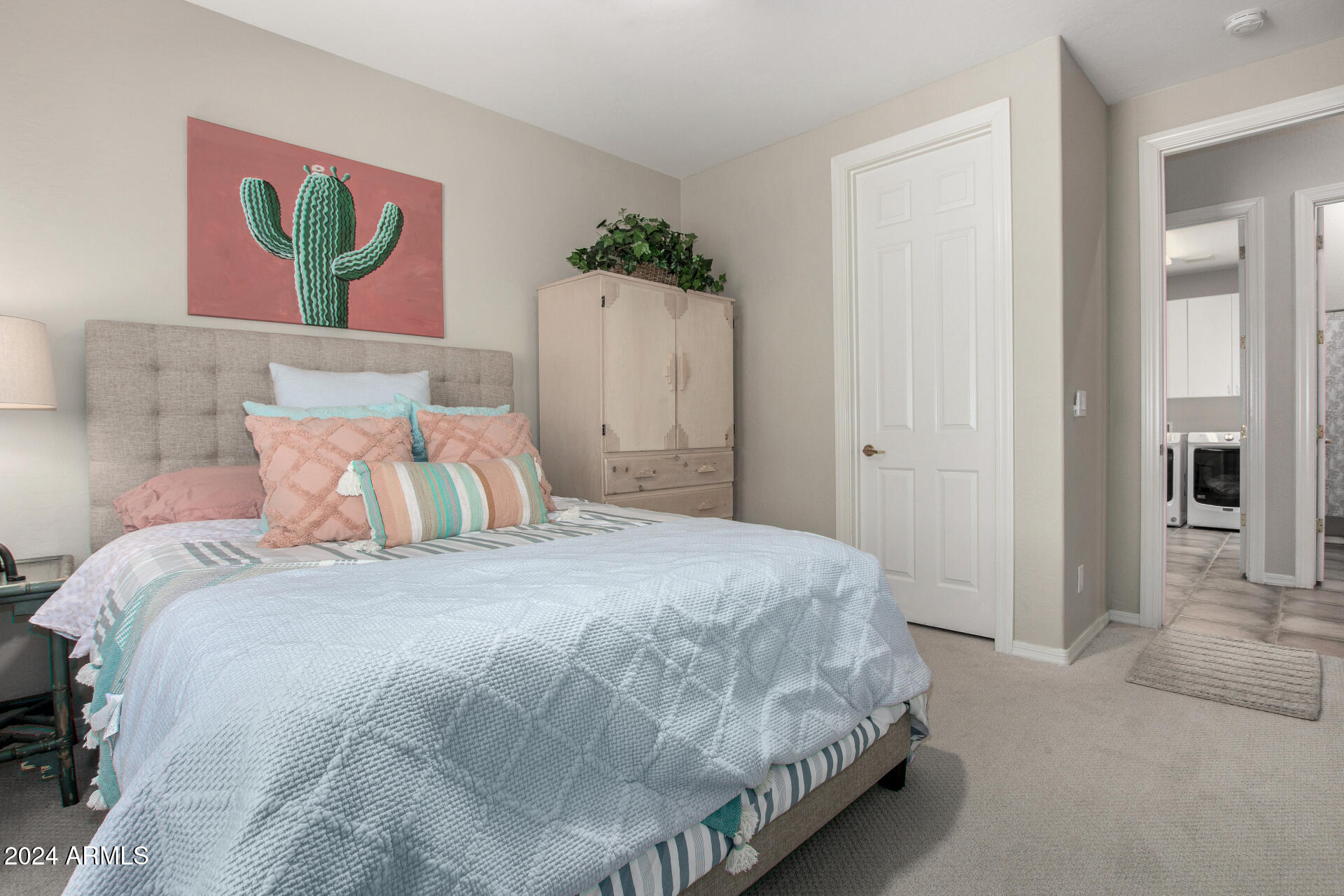 2302 W HAZELHURST Drive