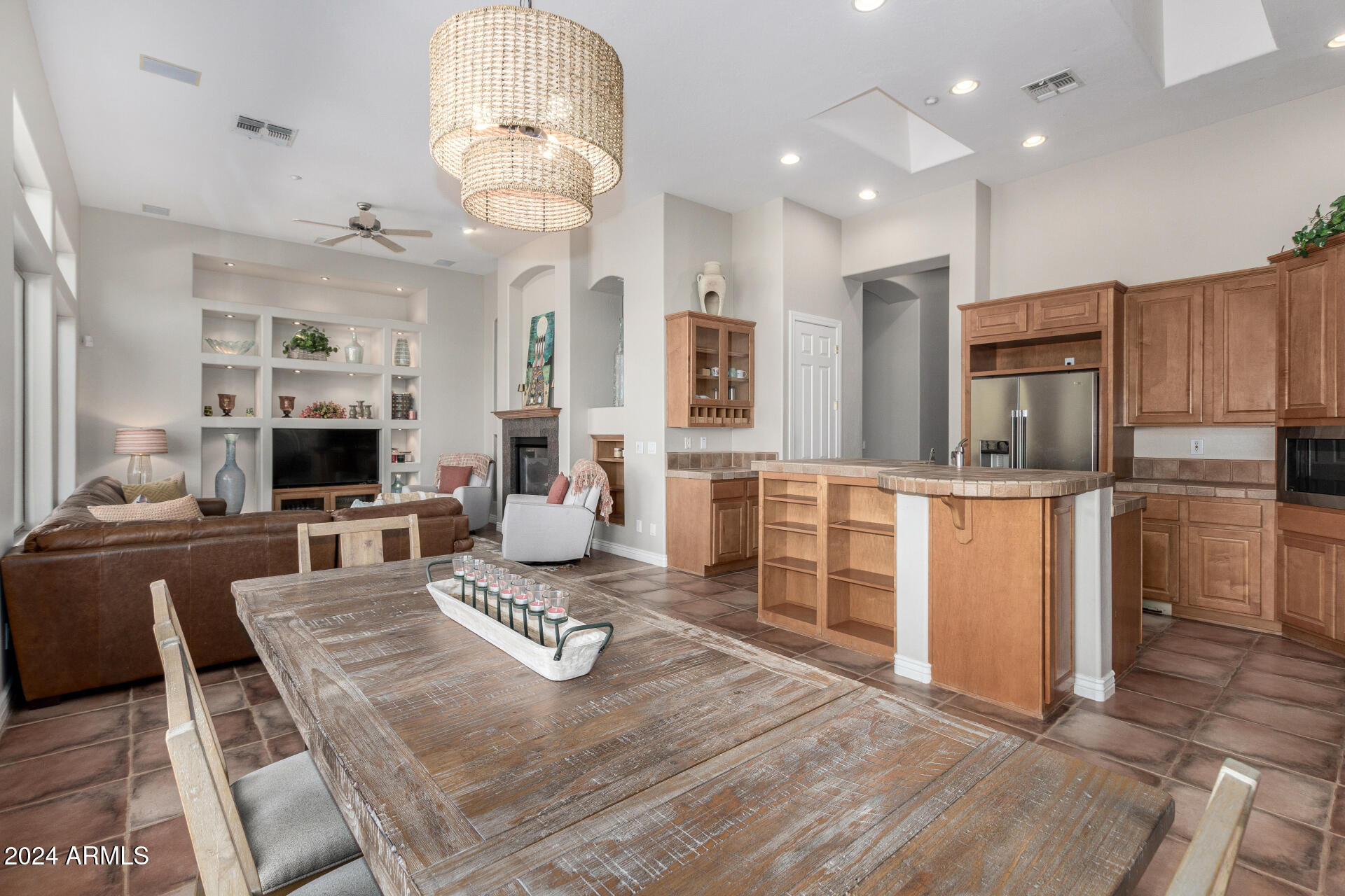 2302 W HAZELHURST Drive