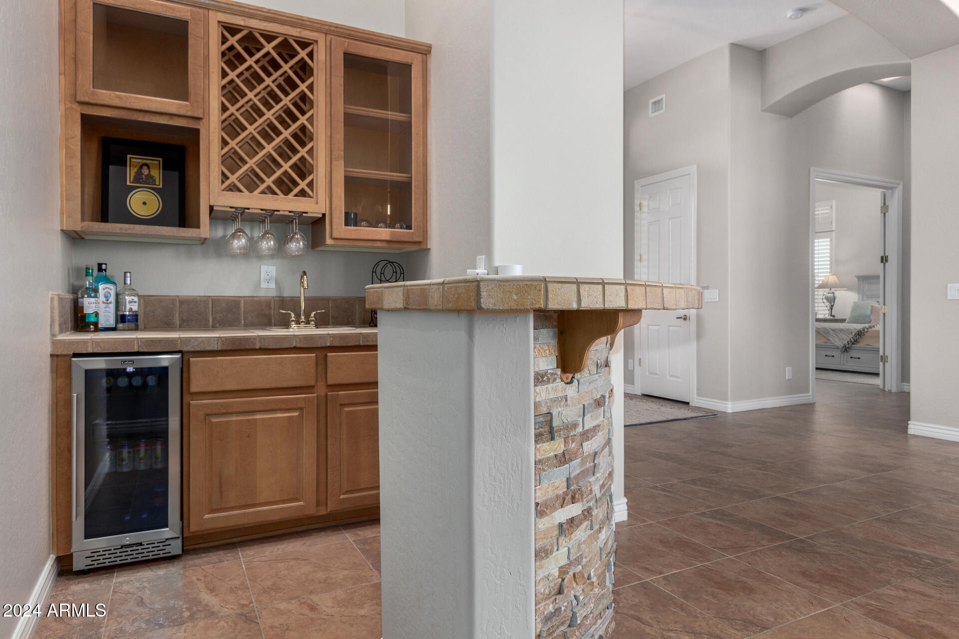 2302 W HAZELHURST Drive