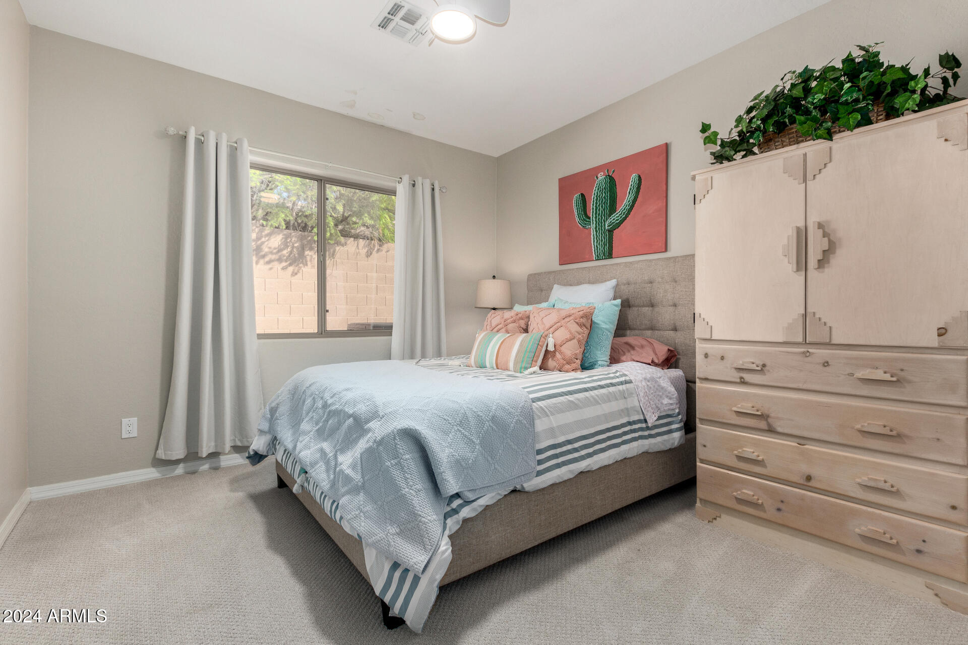 2302 W HAZELHURST Drive