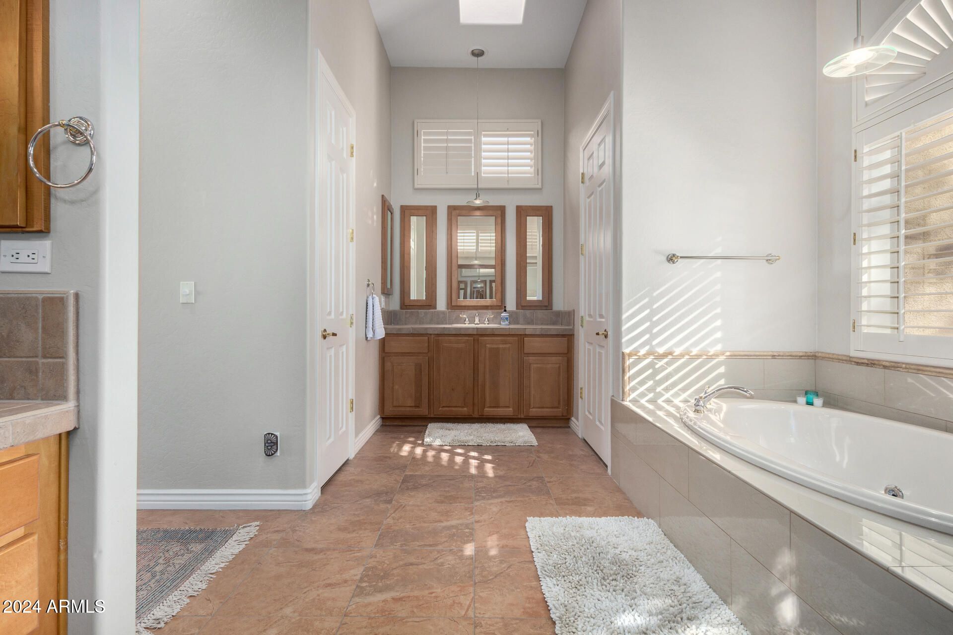 2302 W HAZELHURST Drive