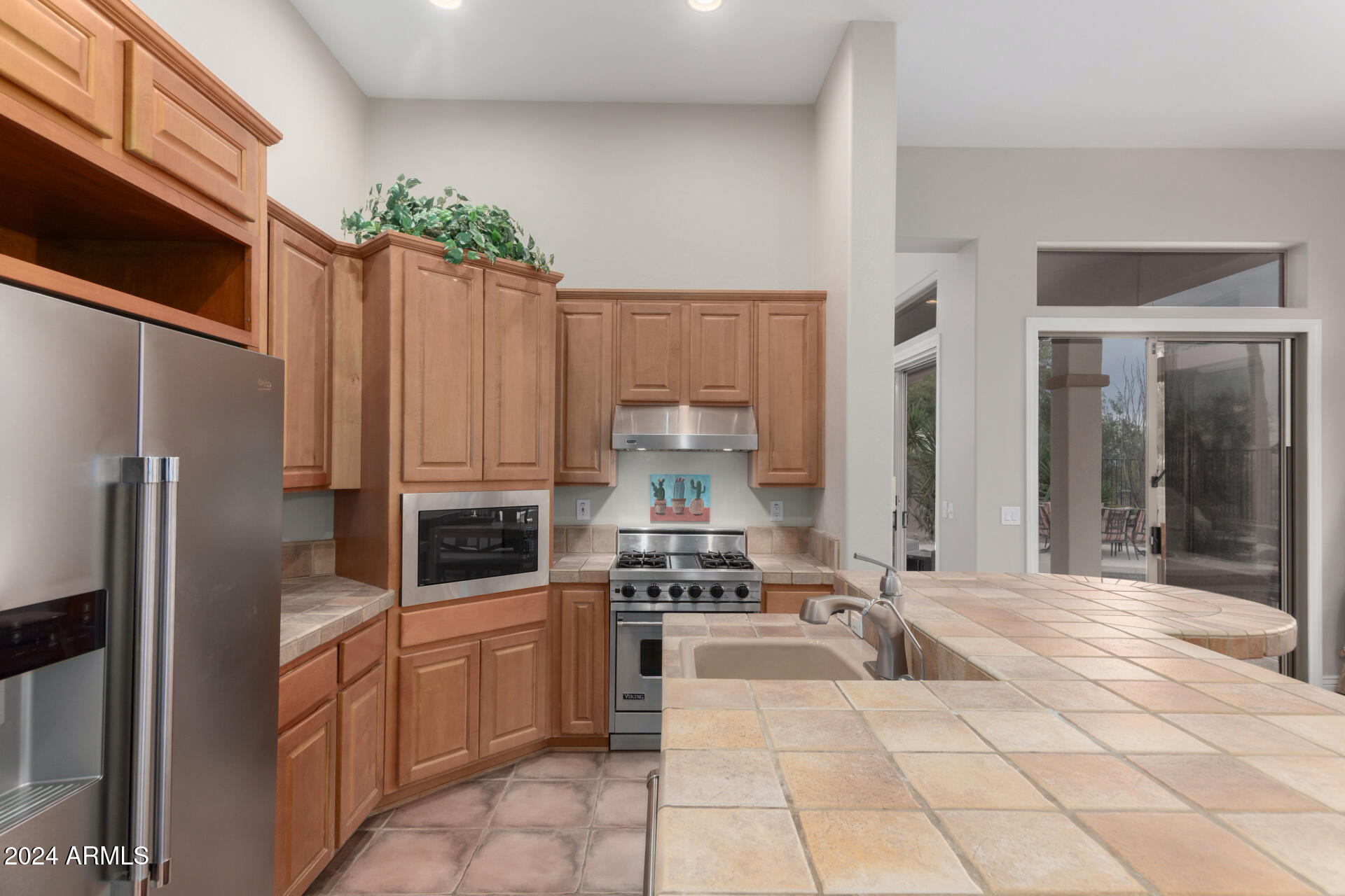 2302 W HAZELHURST Drive