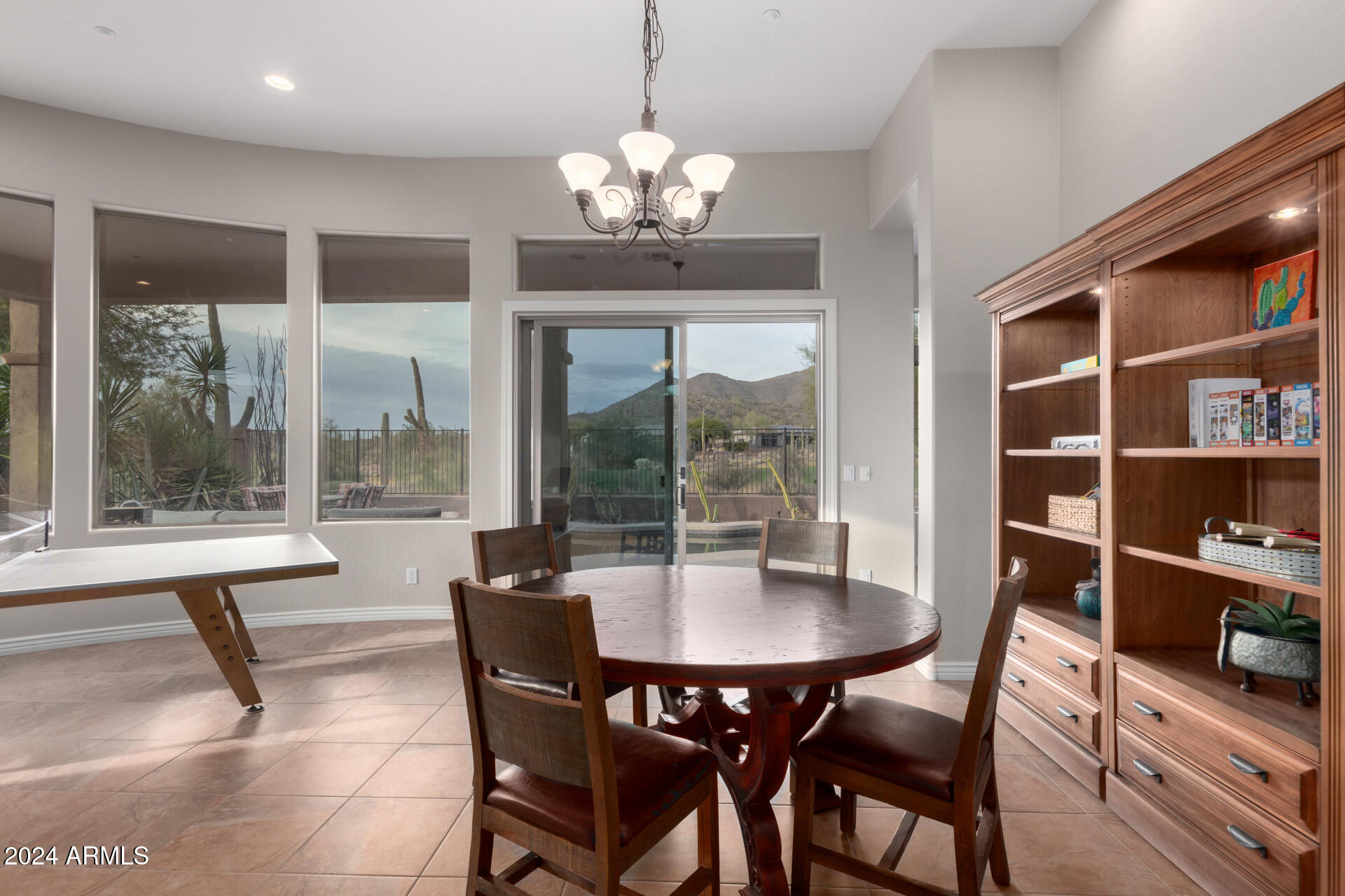 2302 W HAZELHURST Drive