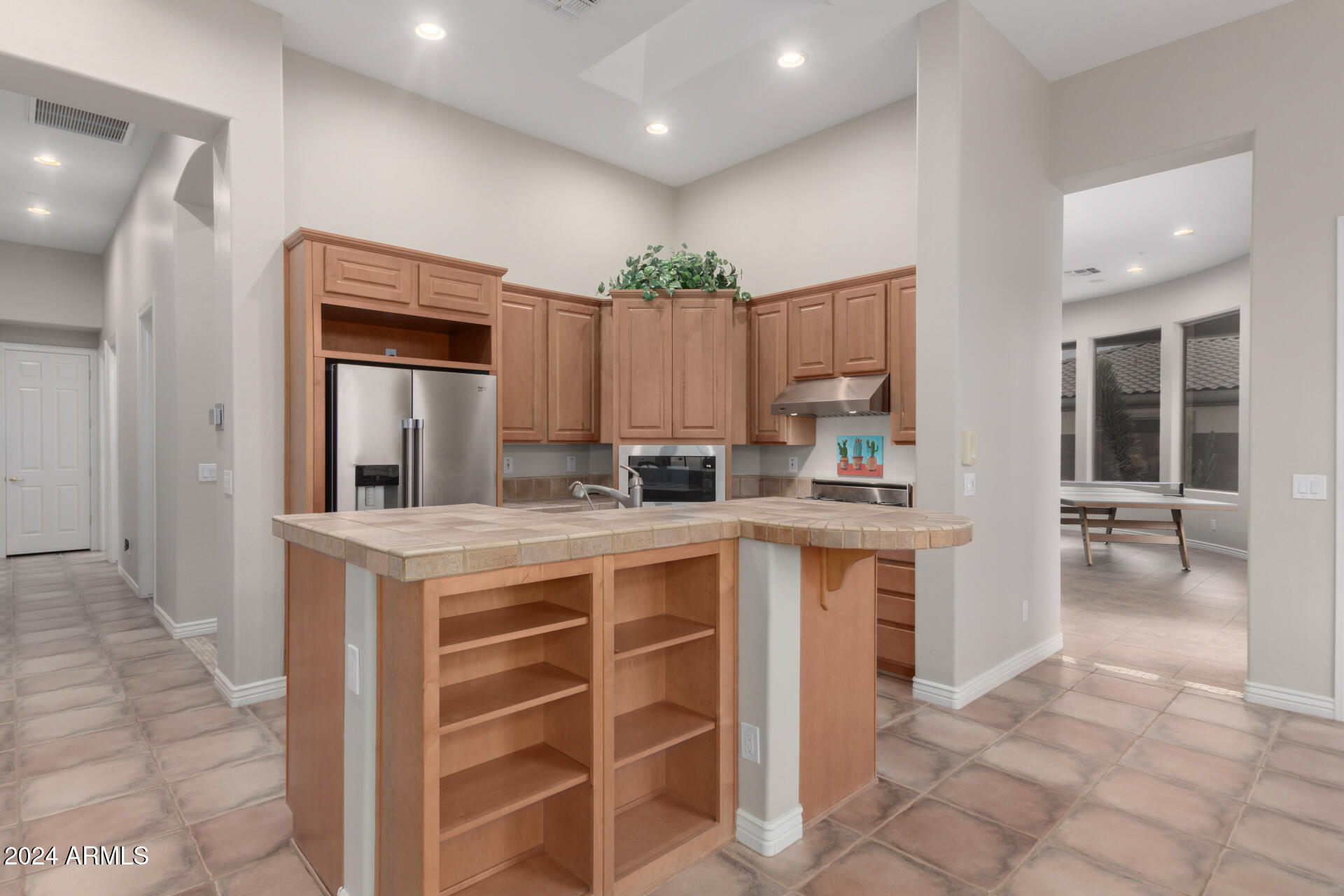 2302 W HAZELHURST Drive