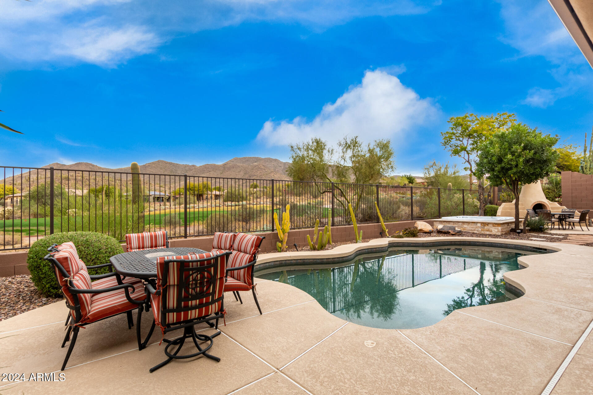 2302 W HAZELHURST Drive