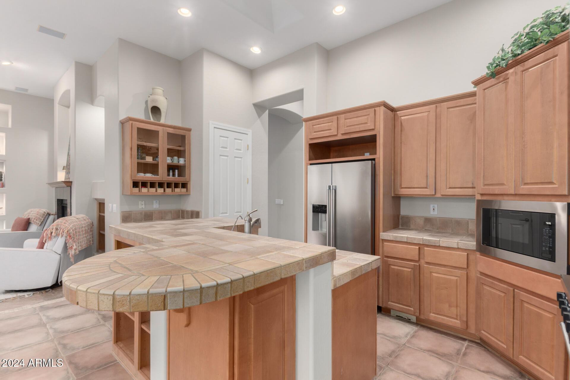 2302 W HAZELHURST Drive